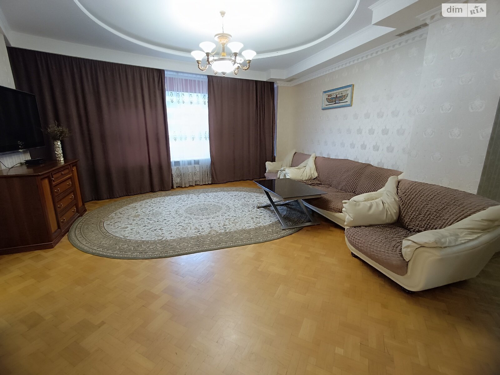 трехкомнатная квартира в Одессе, район Приморский, на ул. Литературная 1А в аренду на долгий срок помесячно фото 1