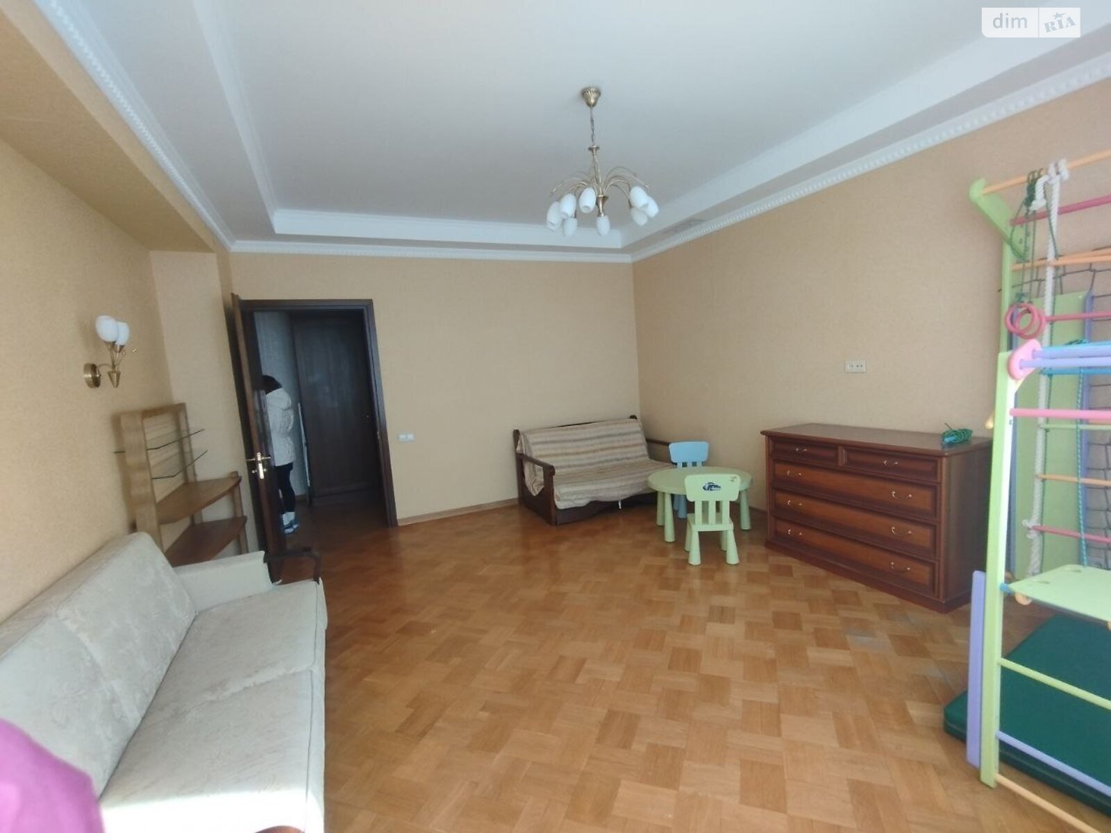 трехкомнатная квартира в Одессе, район Приморский, на ул. Литературная 1А в аренду на долгий срок помесячно фото 1