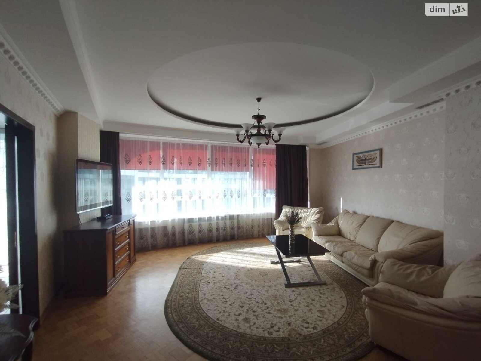 трехкомнатная квартира в Одессе, район Приморский, на ул. Литературная 1А в аренду на долгий срок помесячно фото 1