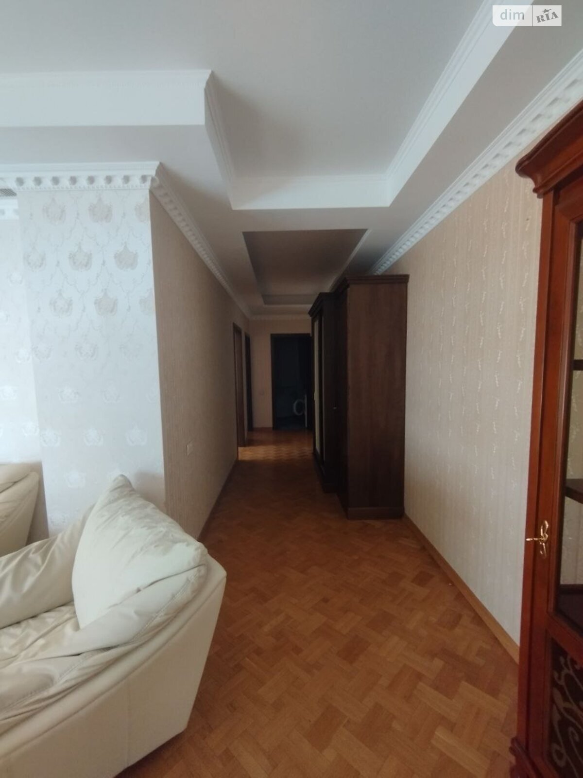 трехкомнатная квартира в Одессе, район Приморский, на ул. Литературная 1А в аренду на долгий срок помесячно фото 1