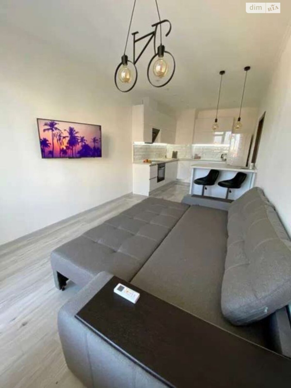 двухкомнатная квартира в Одессе, район Приморский, на ул. Литературная 8 в аренду на долгий срок помесячно фото 1