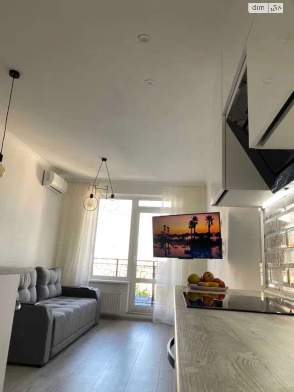 двухкомнатная квартира в Одессе, район Приморский, на ул. Литературная 8 в аренду на долгий срок помесячно фото 1