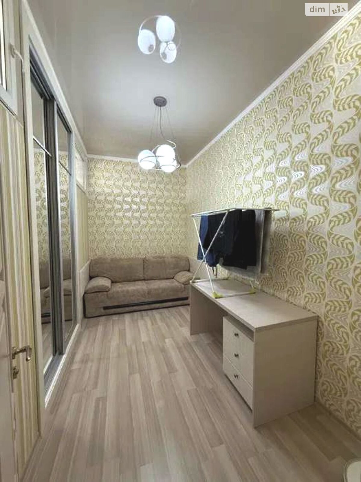 трехкомнатная квартира в Одессе, район Приморский, на ул. Литературная в аренду на долгий срок помесячно фото 1