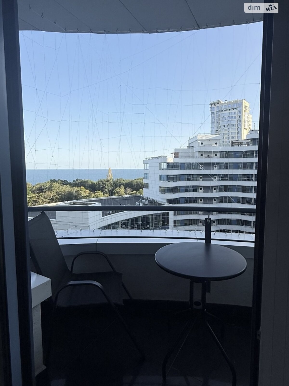 трикімнатна квартира в Одесі, район Приморський, на вул. Літературна 1А в довготривалу оренду помісячно фото 1