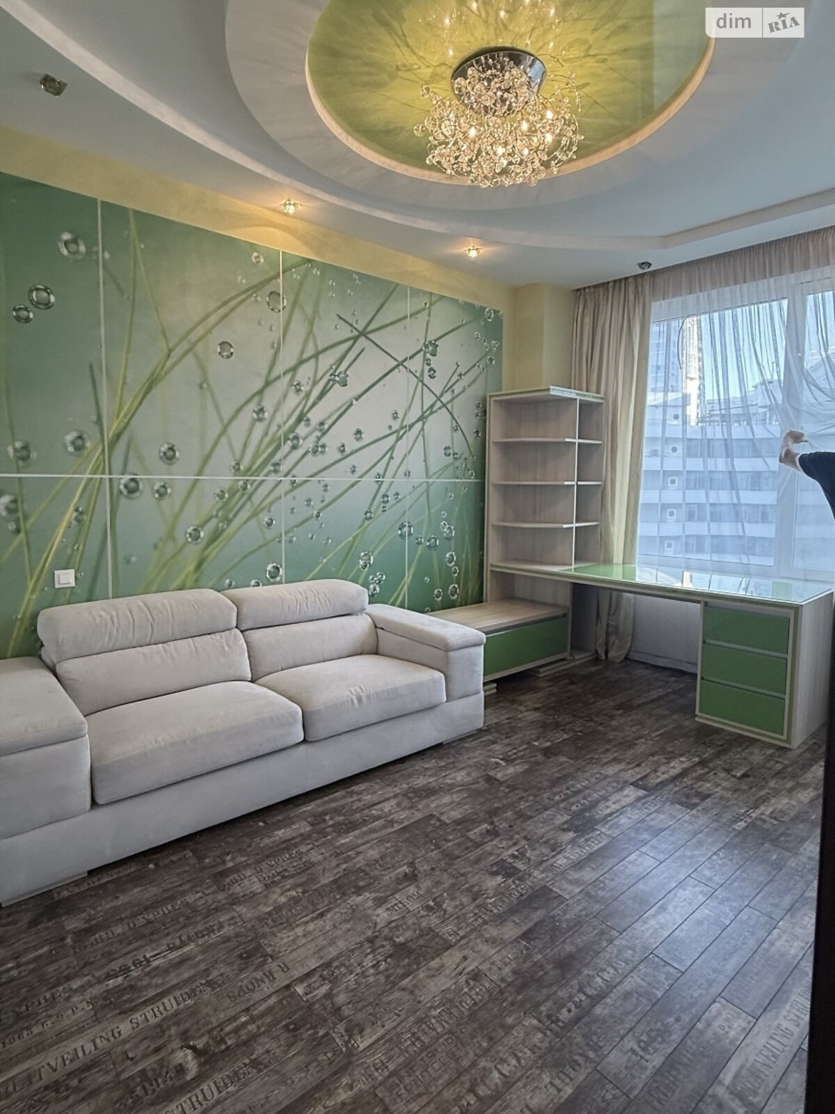 трикімнатна квартира в Одесі, район Приморський, на вул. Літературна 1А в довготривалу оренду помісячно фото 1