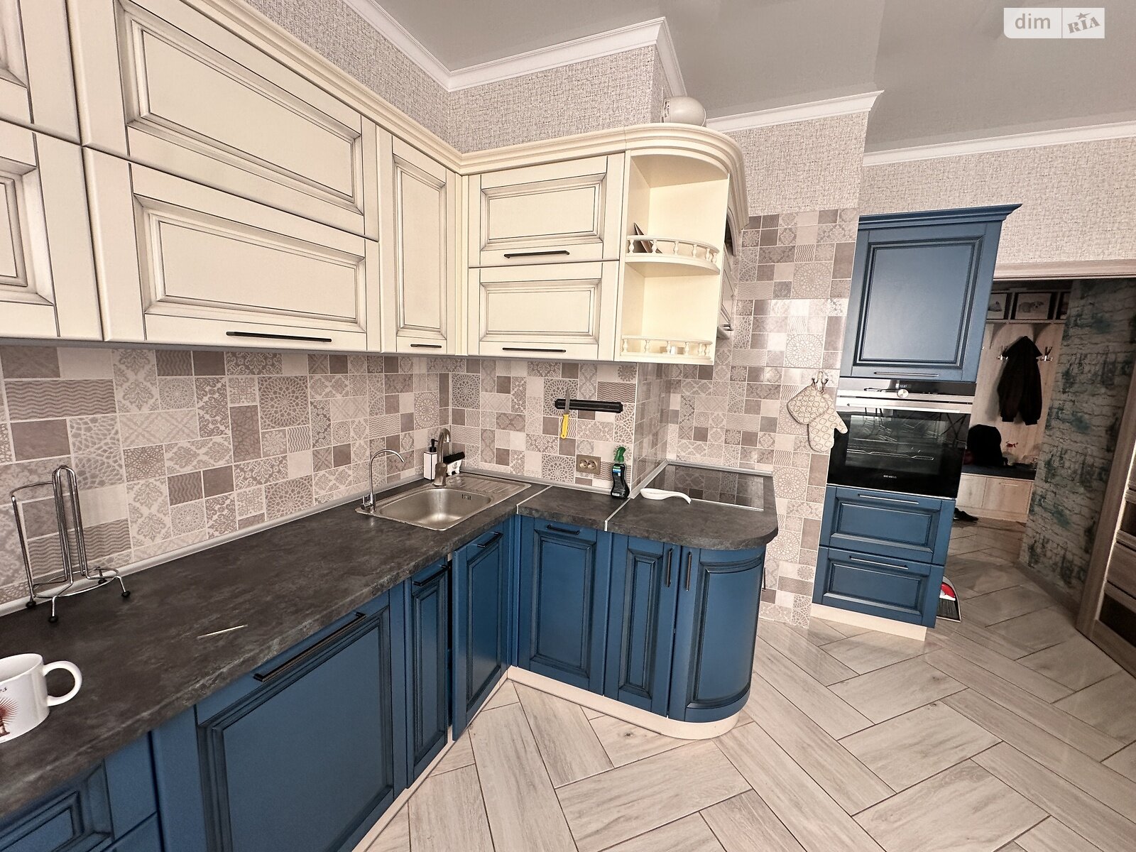 двухкомнатная квартира в Одессе, район Приморский, на ул. Литературная 8 в аренду на долгий срок помесячно фото 1 двухкомнатная квартира в Одессе, район Приморский, на ул. Литературная 8 в аренду на долгий срок помесячно фото 1