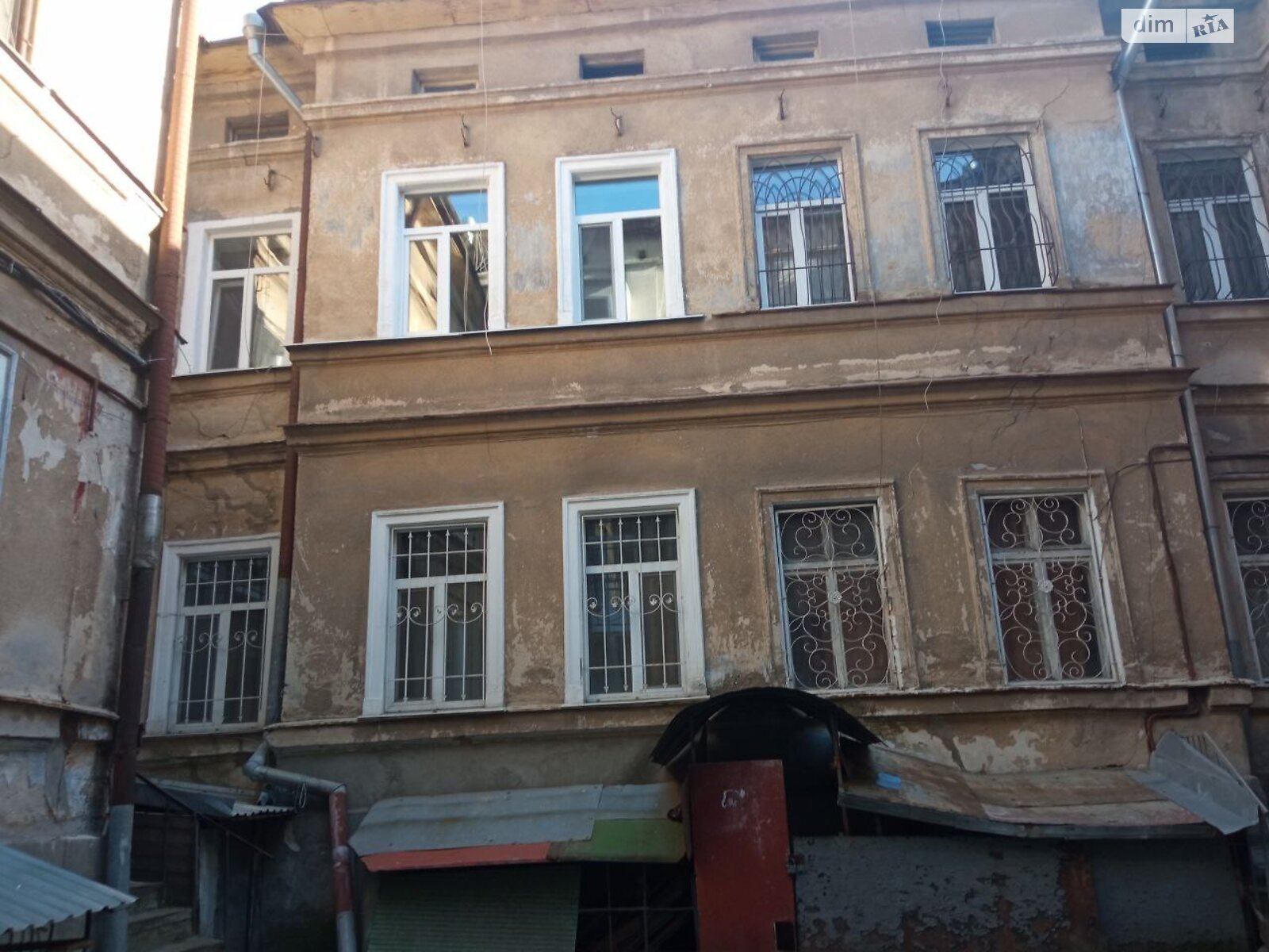 трехкомнатная квартира в Одессе, район Приморский, на ул. Малая Арнаутская в аренду на долгий срок помесячно фото 1 трехкомнатная квартира в Одессе, район Приморский, на ул. Малая Арнаутская в аренду на долгий срок помесячно фото 1