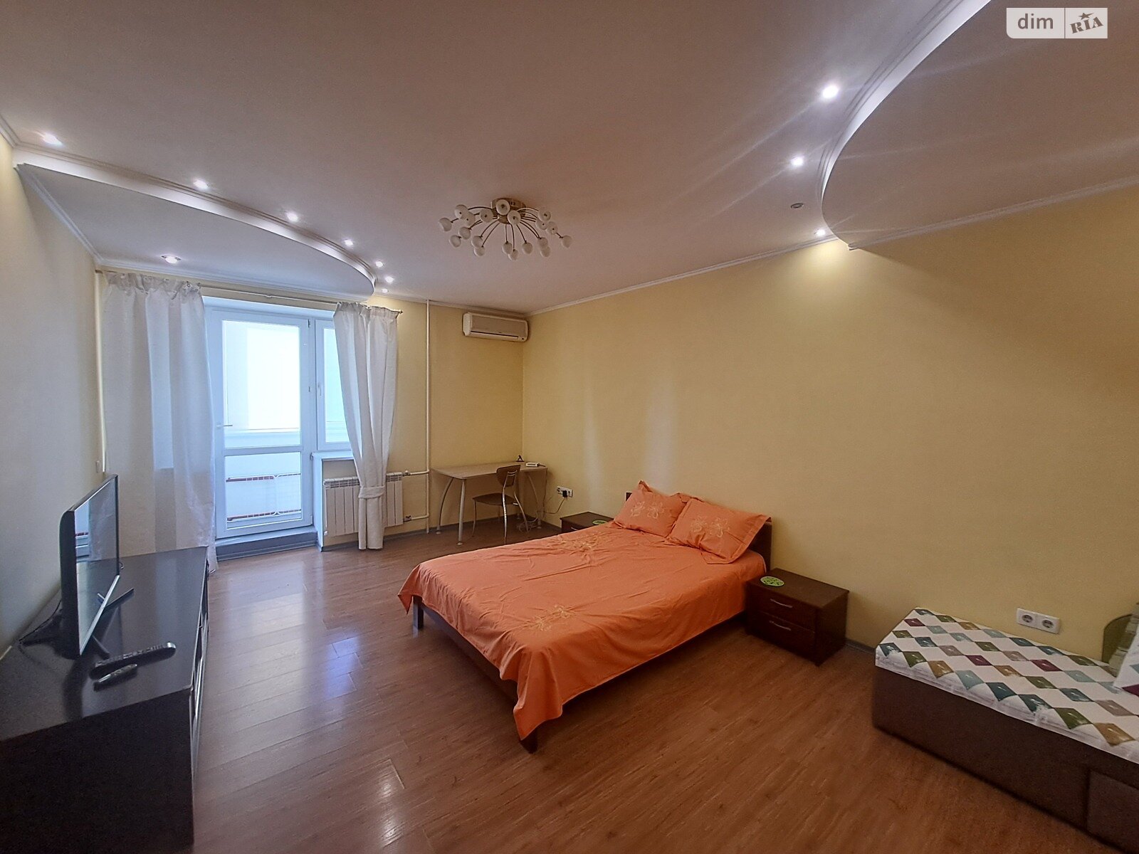 двухкомнатная квартира в Одессе, район Приморский, на пер. Манежный 4 в аренду на долгий срок помесячно фото 1