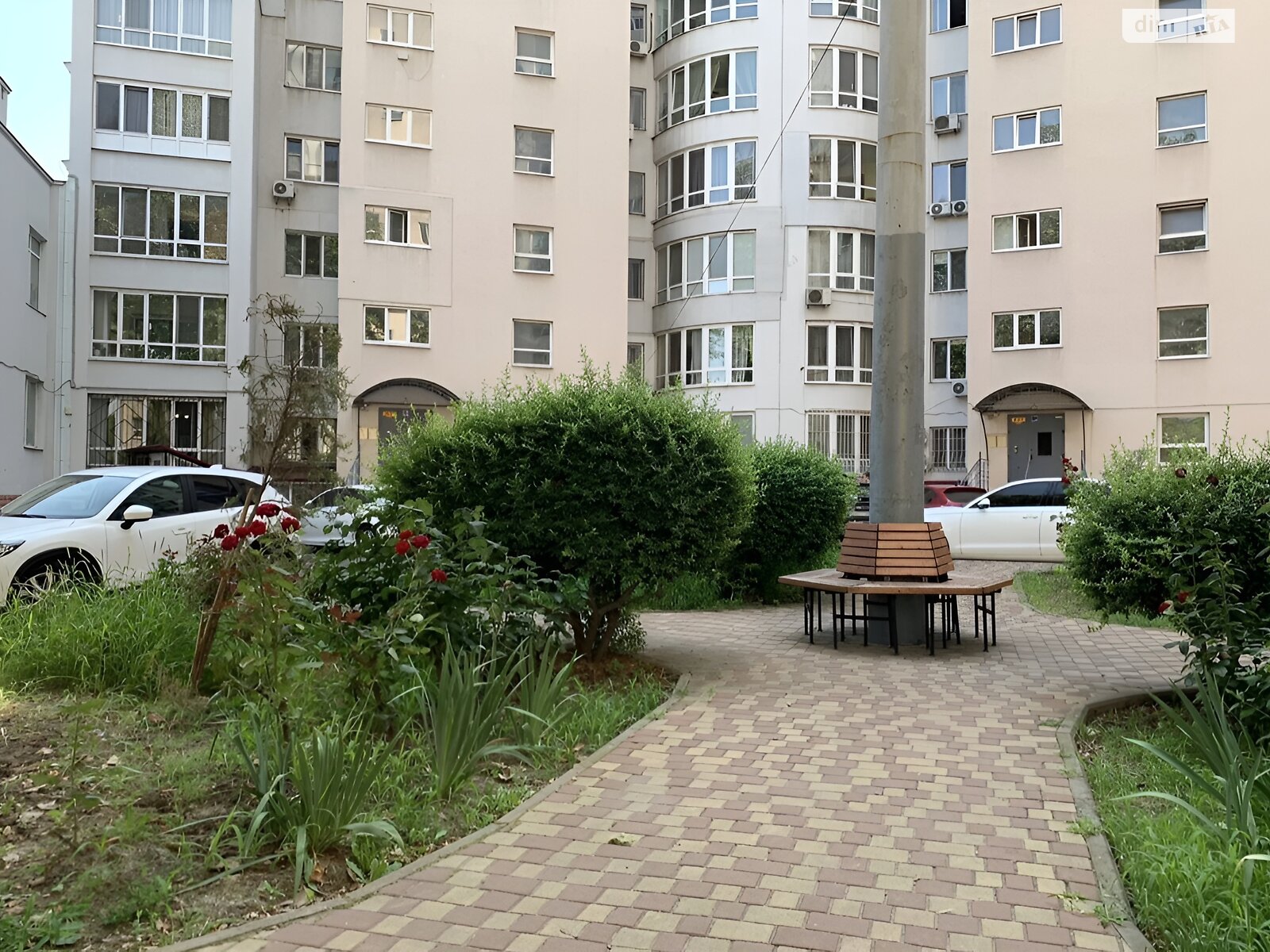 двухкомнатная квартира в Одессе, район Приморский, на ул. Мечникова 2/1 в аренду на долгий срок помесячно фото 1 двухкомнатная квартира в Одессе, район Приморский, на ул. Мечникова 2/1 в аренду на долгий срок помесячно фото 1