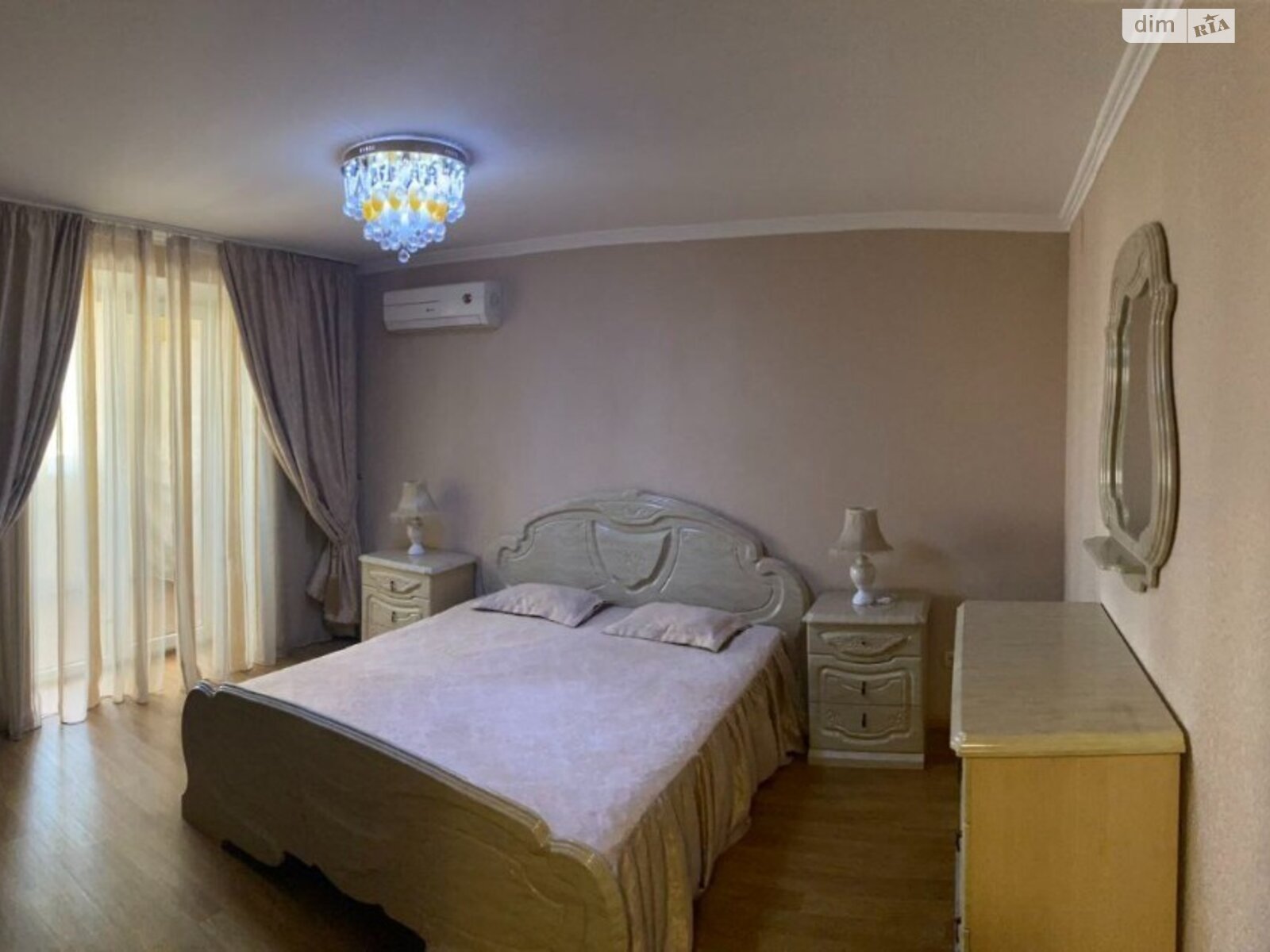 двухкомнатная квартира с мебелью в Одессе, район Приморский, на ул. Мельницкая в аренду на долгий срок помесячно фото 1