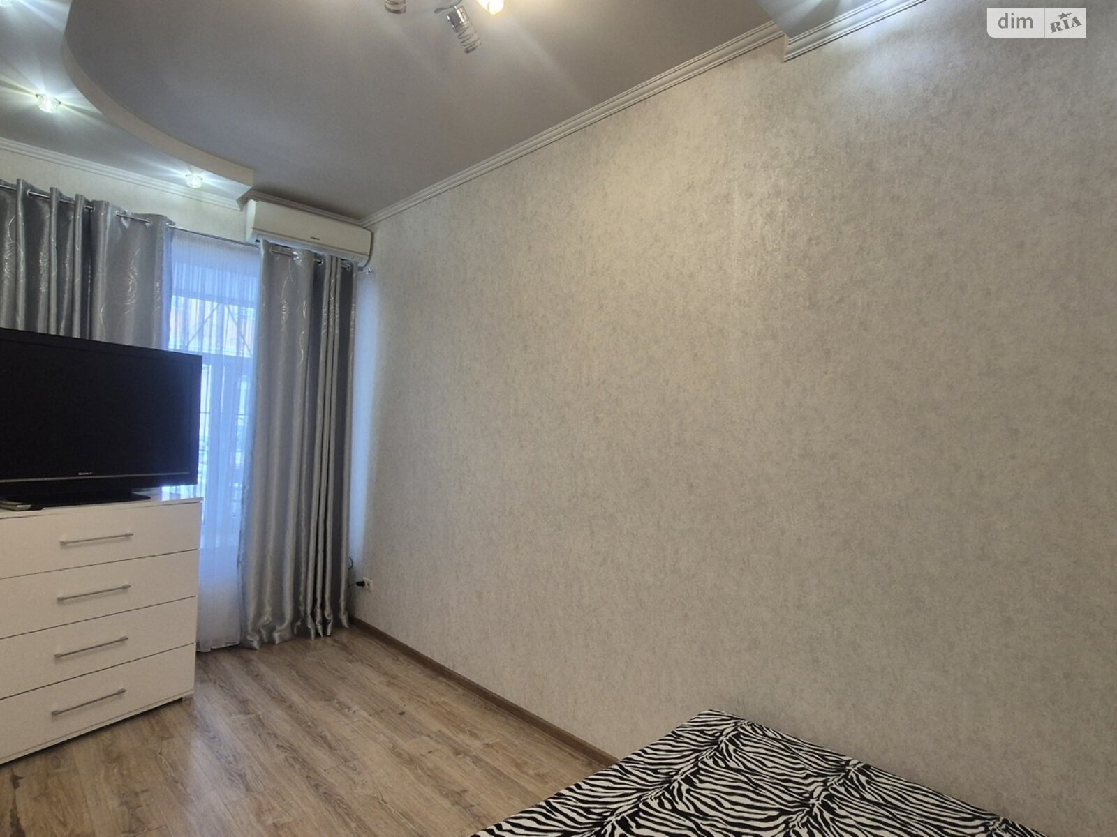 однокомнатная квартира в Одессе, район Приморский, на ул. Нежинская 56 в аренду на долгий срок помесячно фото 1