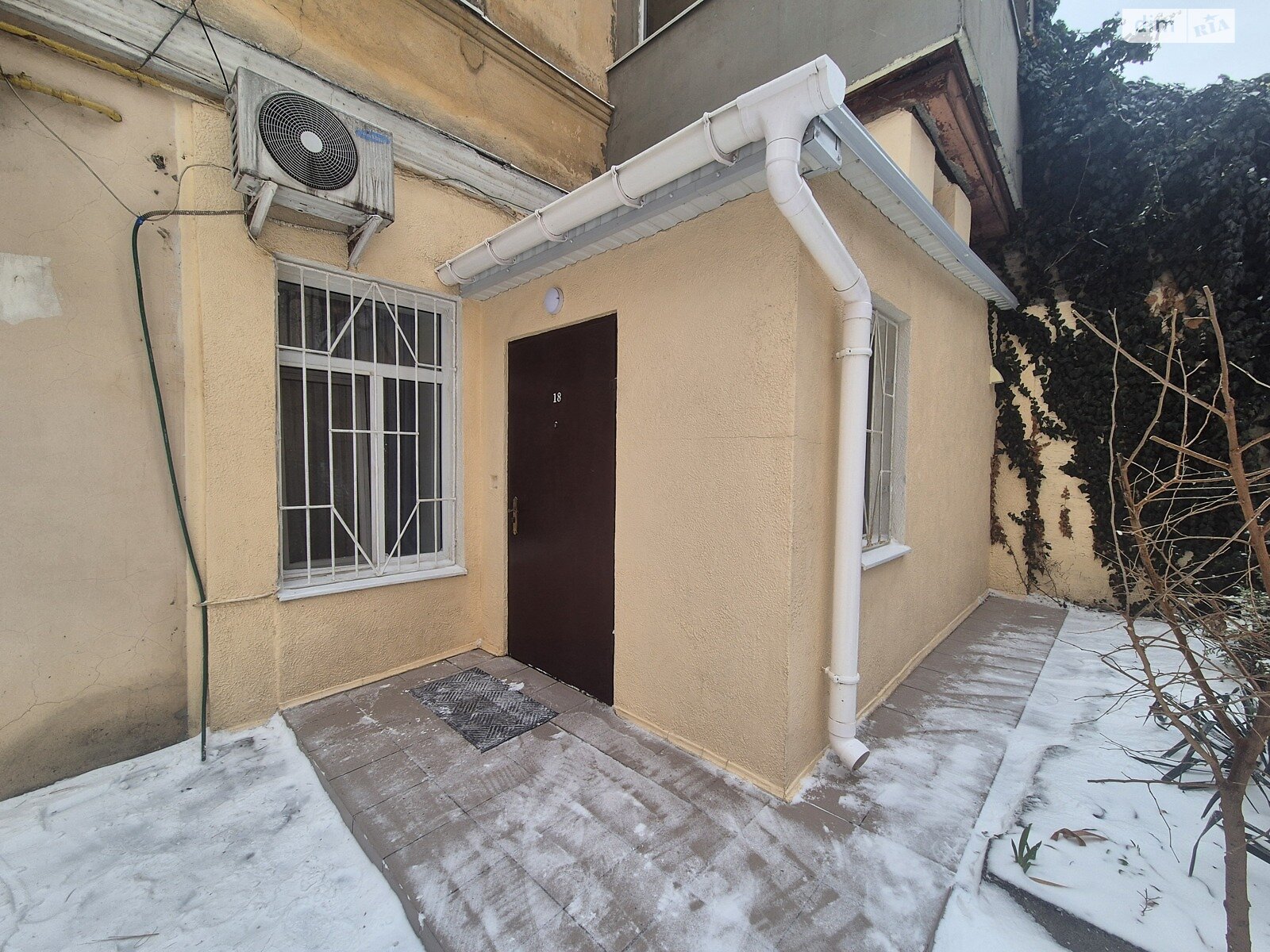 однокомнатная квартира в Одессе, район Приморский, на ул. Нежинская 56 в аренду на долгий срок помесячно фото 1