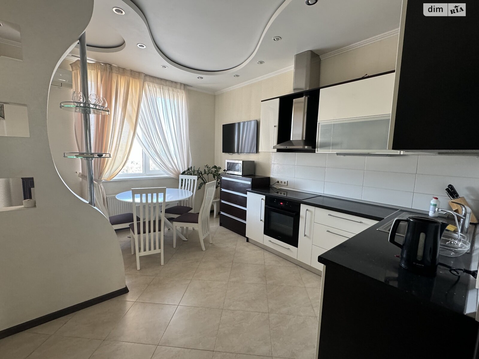 двокімнатна квартира в Одесі, район Приморський, на вул. Незалежності 11 в довготривалу оренду помісячно фото 1