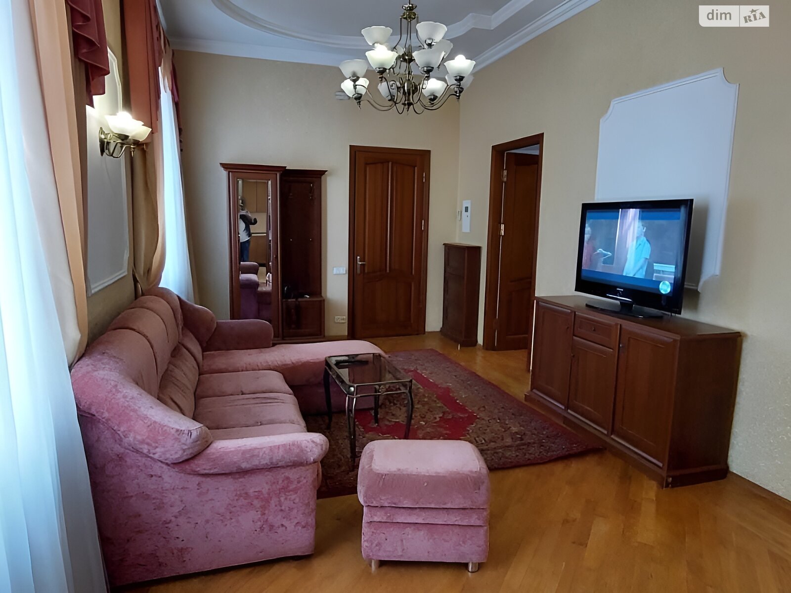 трехкомнатная квартира в Одессе, район Приморский, на ул. Нины Строкатой 30 в аренду на долгий срок помесячно фото 1 трехкомнатная квартира в Одессе, район Приморский, на ул. Нины Строкатой 30 в аренду на долгий срок помесячно фото 1