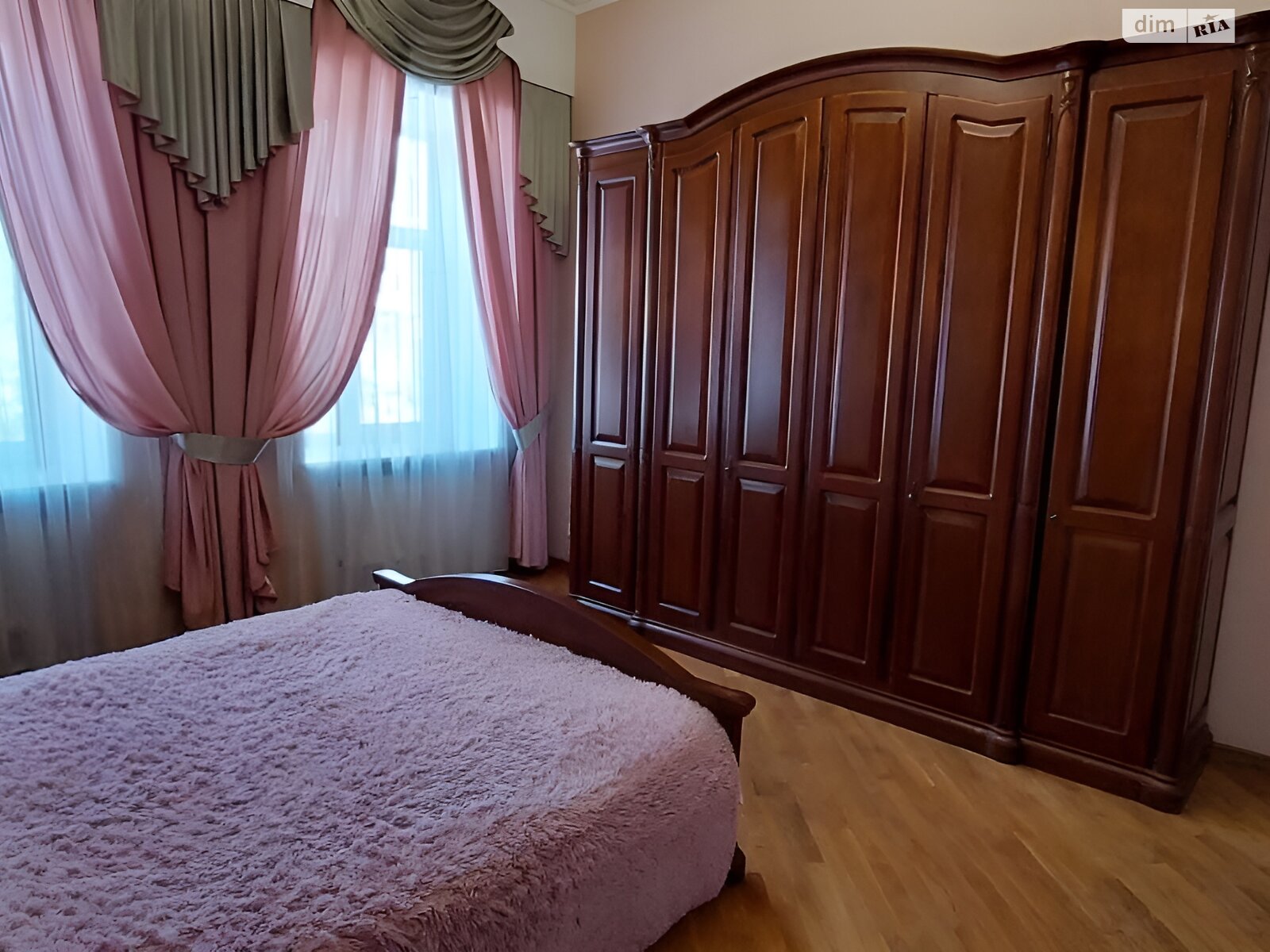 трехкомнатная квартира в Одессе, район Приморский, на ул. Нины Строкатой 30 в аренду на долгий срок помесячно фото 1 трехкомнатная квартира в Одессе, район Приморский, на ул. Нины Строкатой 30 в аренду на долгий срок помесячно фото 1