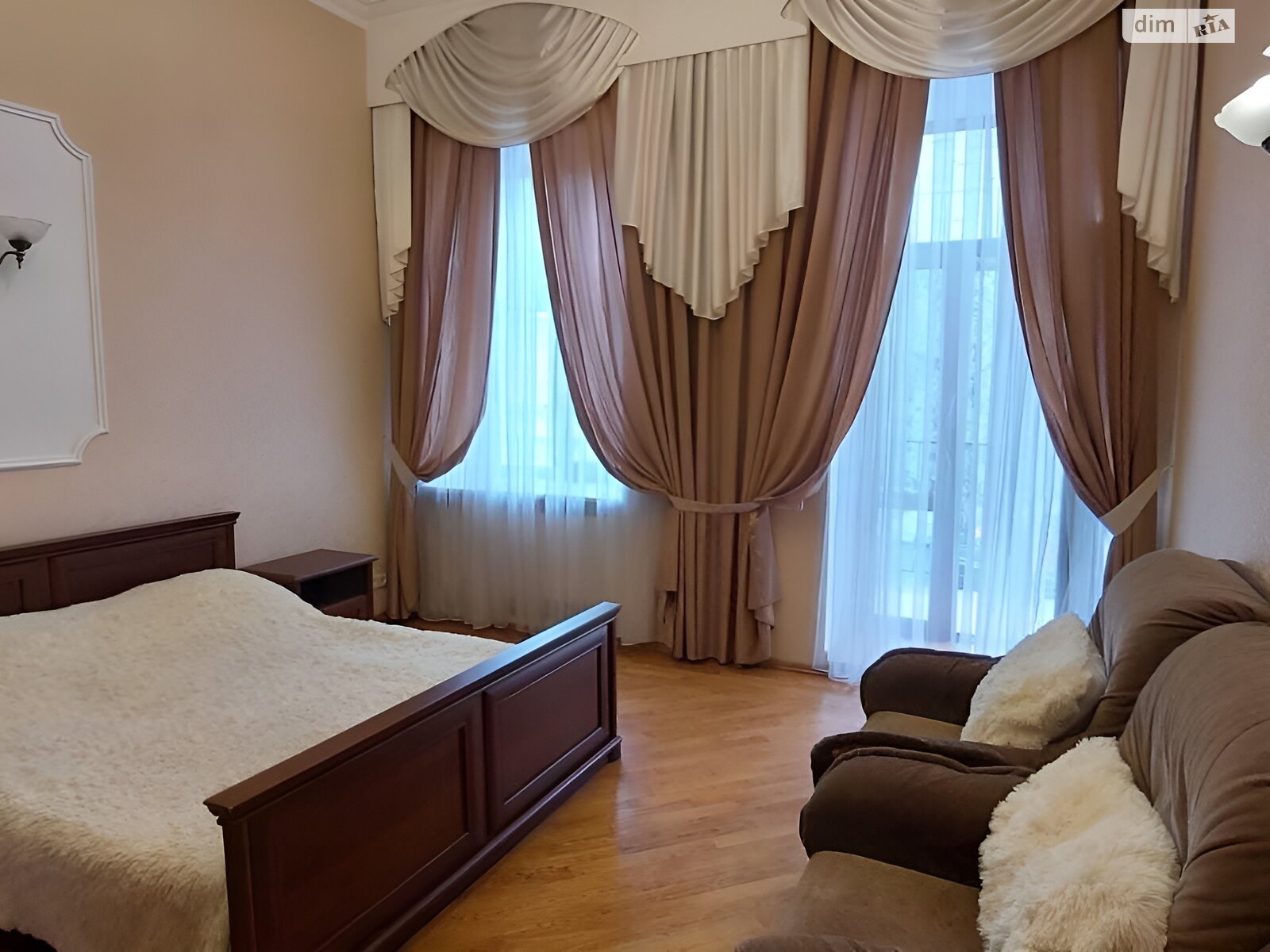 трехкомнатная квартира в Одессе, район Приморский, на ул. Нины Строкатой 30 в аренду на долгий срок помесячно фото 1 трехкомнатная квартира в Одессе, район Приморский, на ул. Нины Строкатой 30 в аренду на долгий срок помесячно фото 1