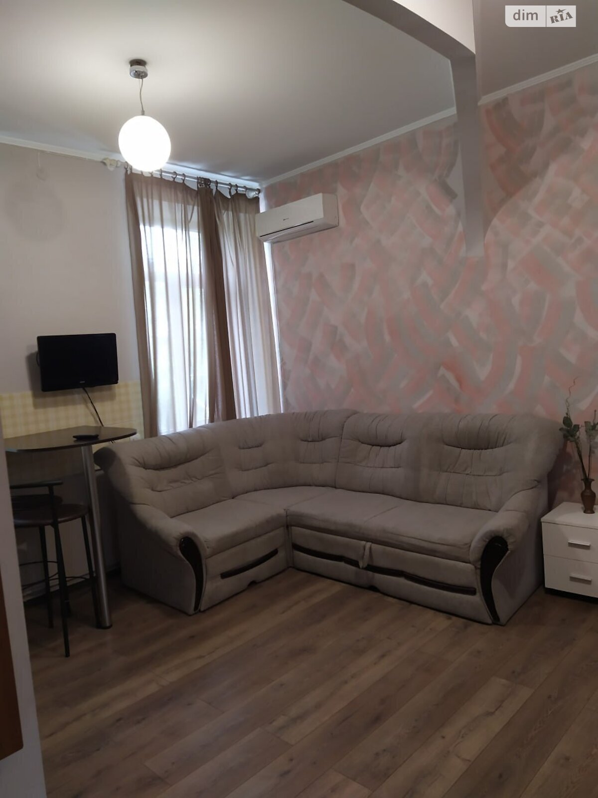 однокімнатна квартира в Одесі, район Приморський, на вул. Новосельського 19 в довготривалу оренду помісячно фото 1 однокімнатна квартира в Одесі, район Приморський, на вул. Новосельського 19 в довготривалу оренду помісячно фото 1