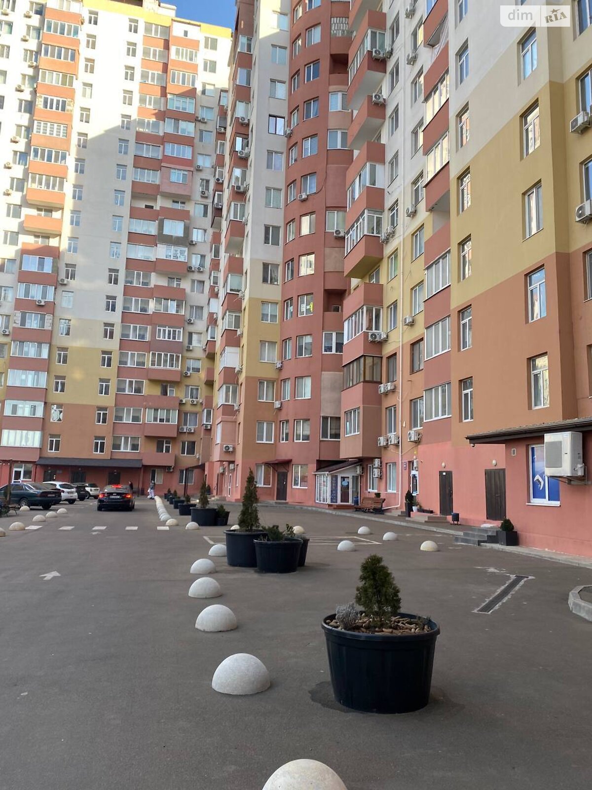 трикімнатна квартира в Одесі, район Приморський, на вул. Педагогічна 21А в довготривалу оренду помісячно фото 1 трикімнатна квартира в Одесі, район Приморський, на вул. Педагогічна 21А в довготривалу оренду помісячно фото 1