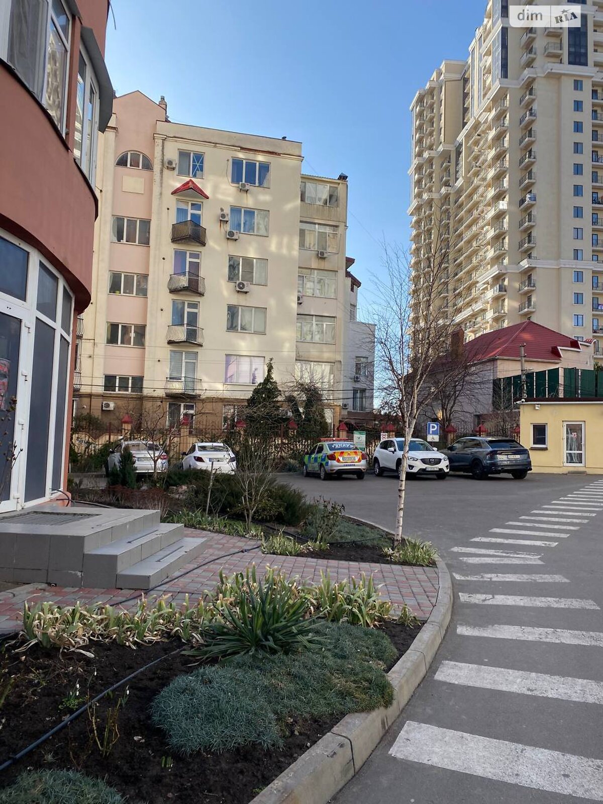 трикімнатна квартира в Одесі, район Приморський, на вул. Педагогічна 21А в довготривалу оренду помісячно фото 1 трикімнатна квартира в Одесі, район Приморський, на вул. Педагогічна 21А в довготривалу оренду помісячно фото 1