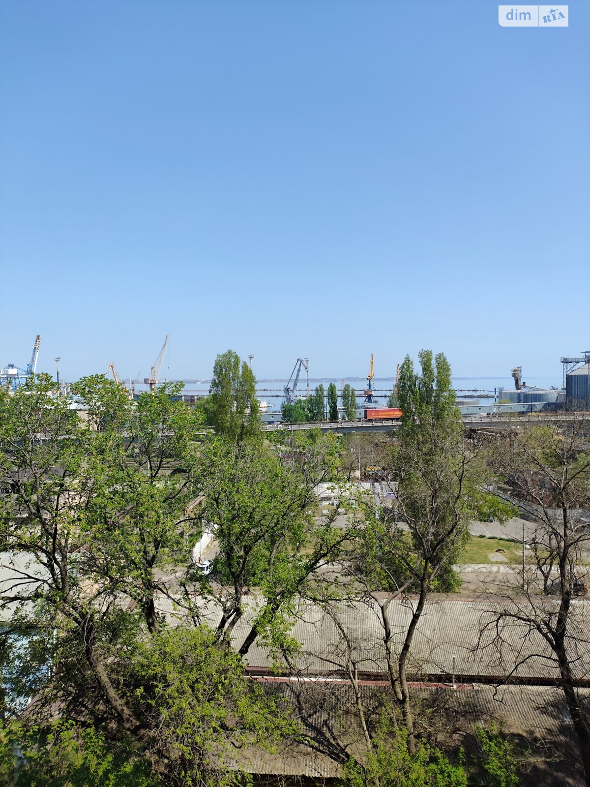однокімнатна квартира в Одесі, район Приморський, на вул. Приморська 47 в довготривалу оренду помісячно фото 1 однокімнатна квартира в Одесі, район Приморський, на вул. Приморська 47 в довготривалу оренду помісячно фото 1