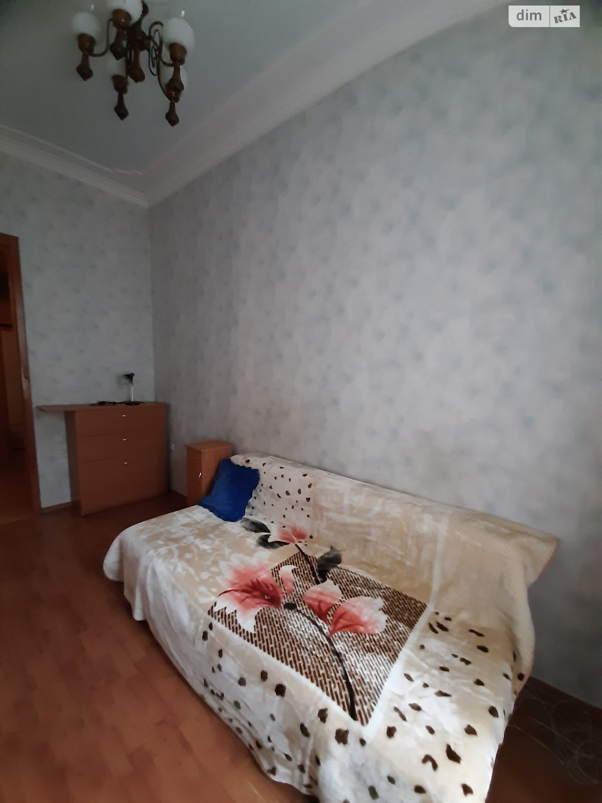 трикімнатна квартира в Одесі, район Приморський, на вул. Італійська 16 в довготривалу оренду помісячно фото 1 трикімнатна квартира в Одесі, район Приморський, на вул. Італійська 16 в довготривалу оренду помісячно фото 1