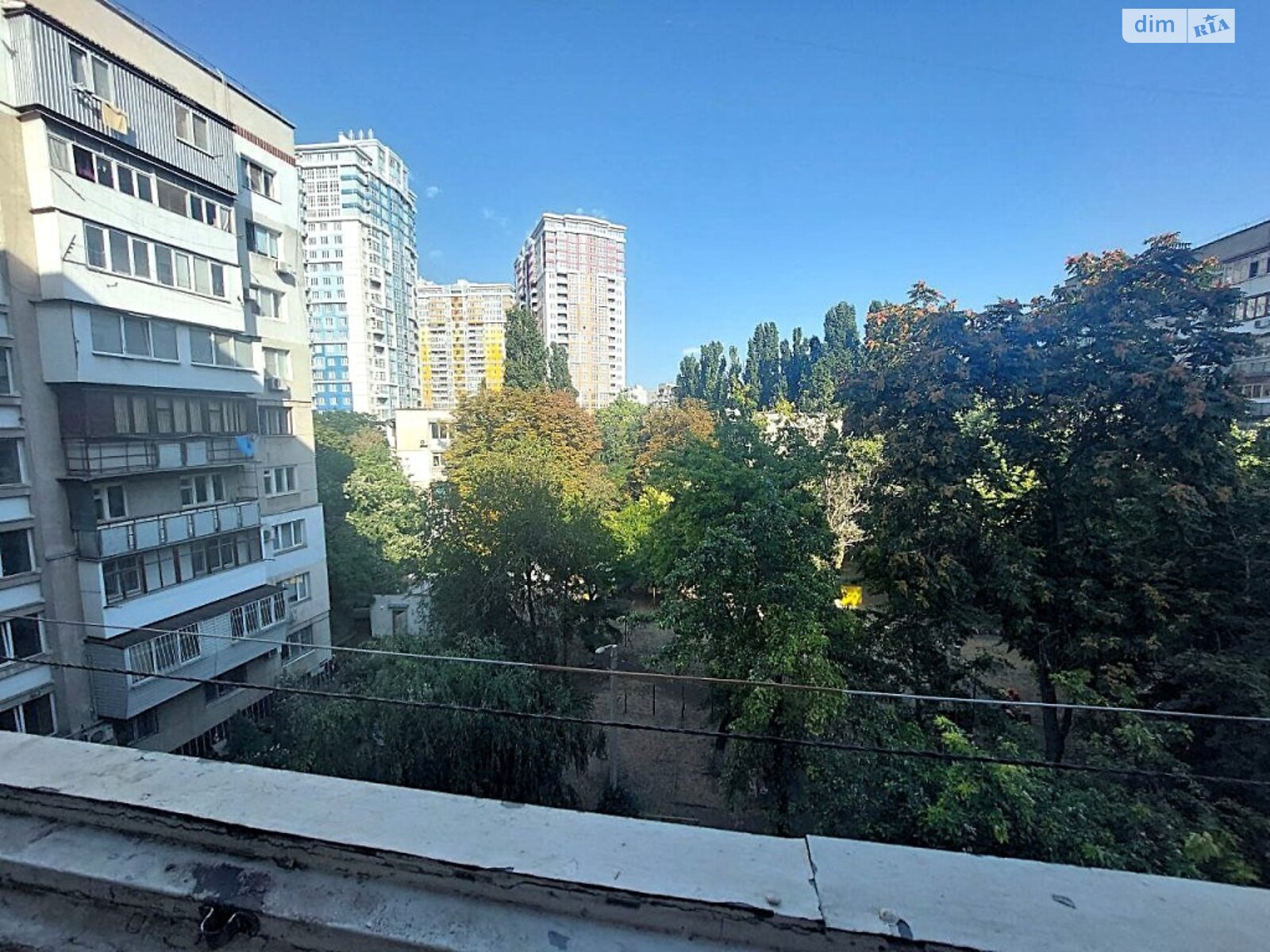 трикімнатна квартира в Одесі, район Приморський, на вул. Сегедська 1 в довготривалу оренду помісячно фото 1