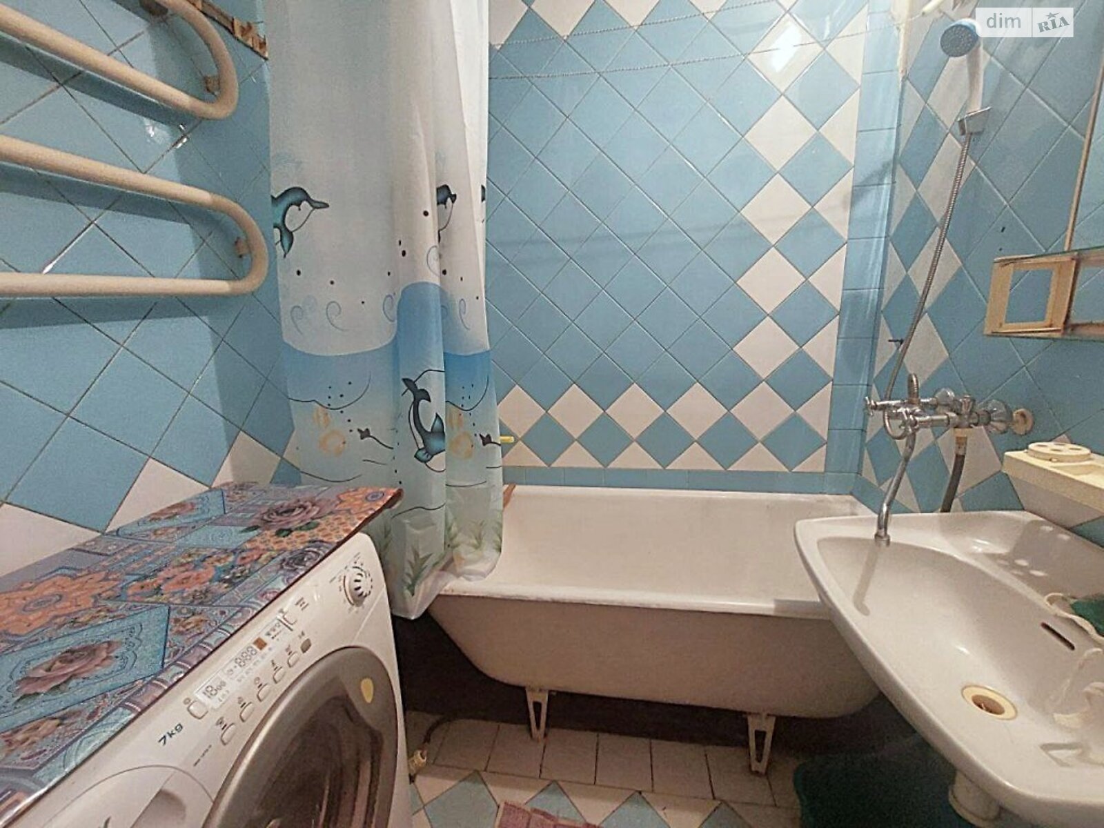 трикімнатна квартира в Одесі, район Приморський, на вул. Сегедська 1 в довготривалу оренду помісячно фото 1