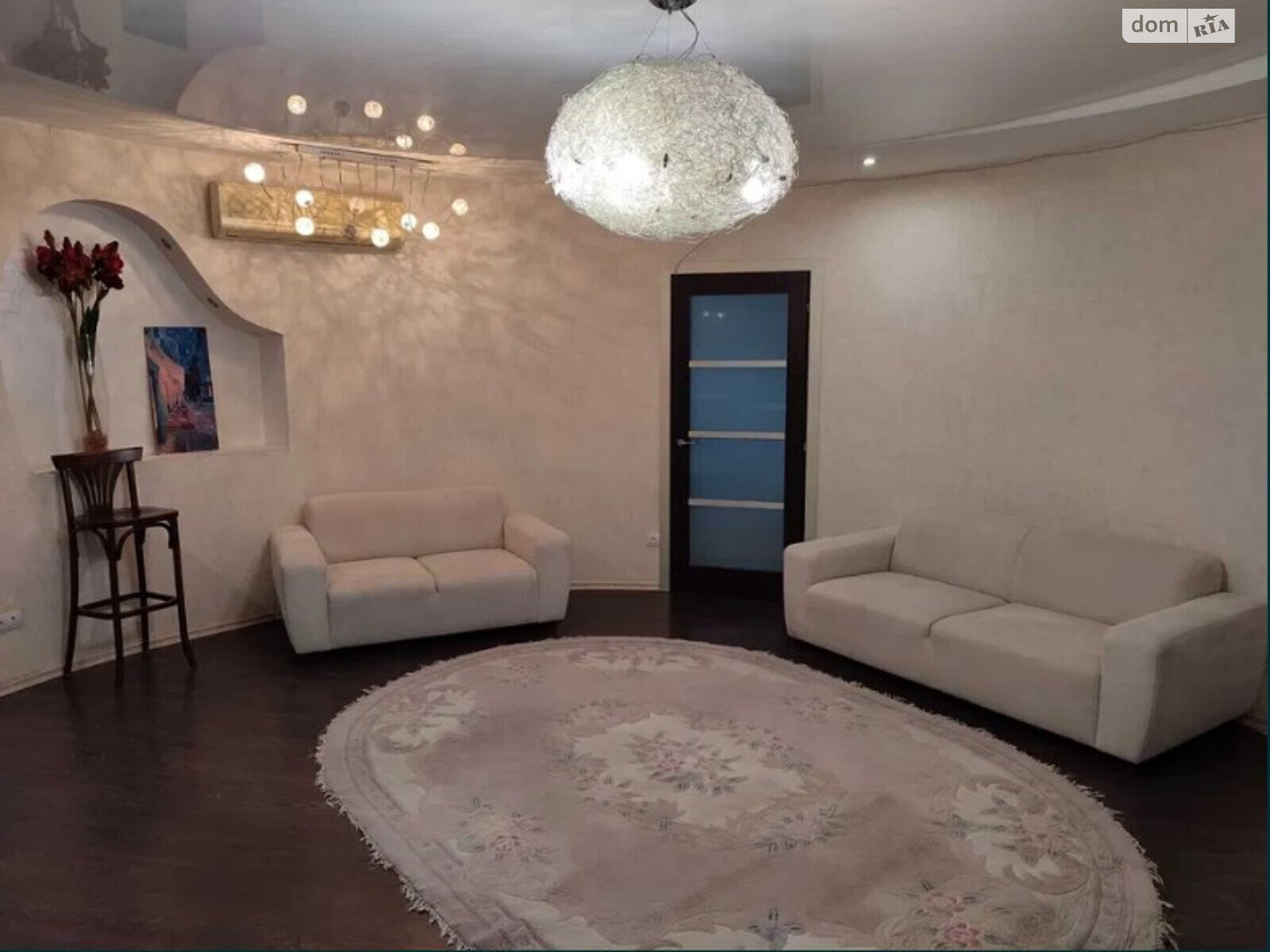 четырехкомнатная квартира с мебелью в Одессе, район Приморский, на просп. Шевченко в аренду на долгий срок помесячно фото 1