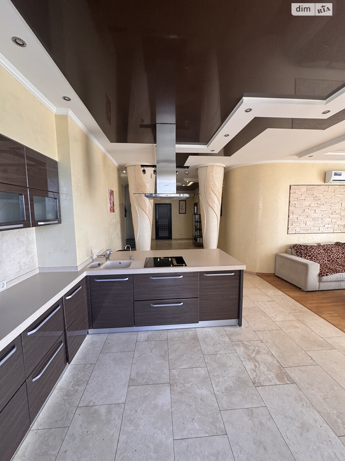 трикімнатна квартира в Одесі, район Приморський, на просп. Шевченка 33Б в довготривалу оренду помісячно фото 1 трикімнатна квартира в Одесі, район Приморський, на просп. Шевченка 33Б в довготривалу оренду помісячно фото 1