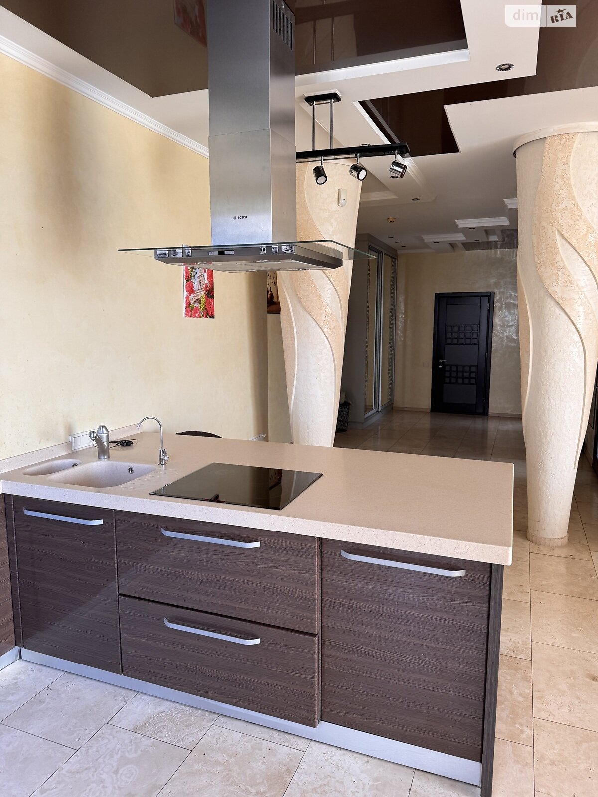 трикімнатна квартира в Одесі, район Приморський, на просп. Шевченка 33Б в довготривалу оренду помісячно фото 1 трикімнатна квартира в Одесі, район Приморський, на просп. Шевченка 33Б в довготривалу оренду помісячно фото 1