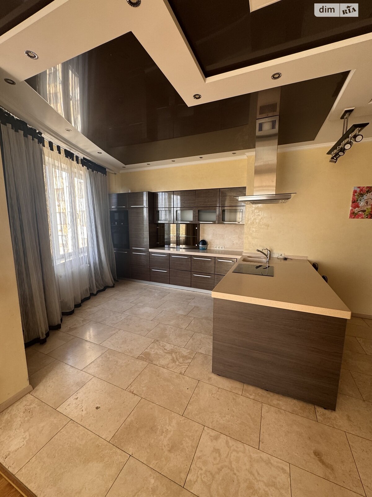 трикімнатна квартира в Одесі, район Приморський, на просп. Шевченка 33Б в довготривалу оренду помісячно фото 1 трикімнатна квартира в Одесі, район Приморський, на просп. Шевченка 33Б в довготривалу оренду помісячно фото 1