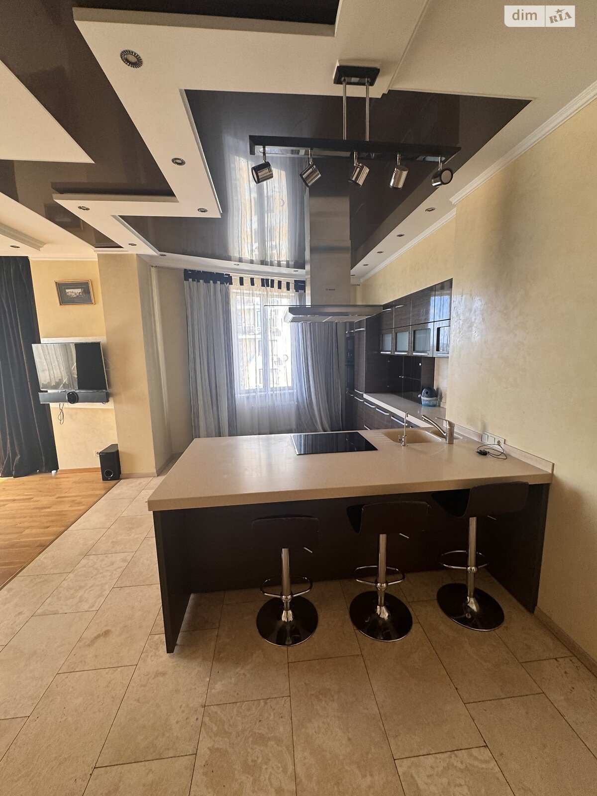 трикімнатна квартира в Одесі, район Приморський, на просп. Шевченка 33Б в довготривалу оренду помісячно фото 1 трикімнатна квартира в Одесі, район Приморський, на просп. Шевченка 33Б в довготривалу оренду помісячно фото 1