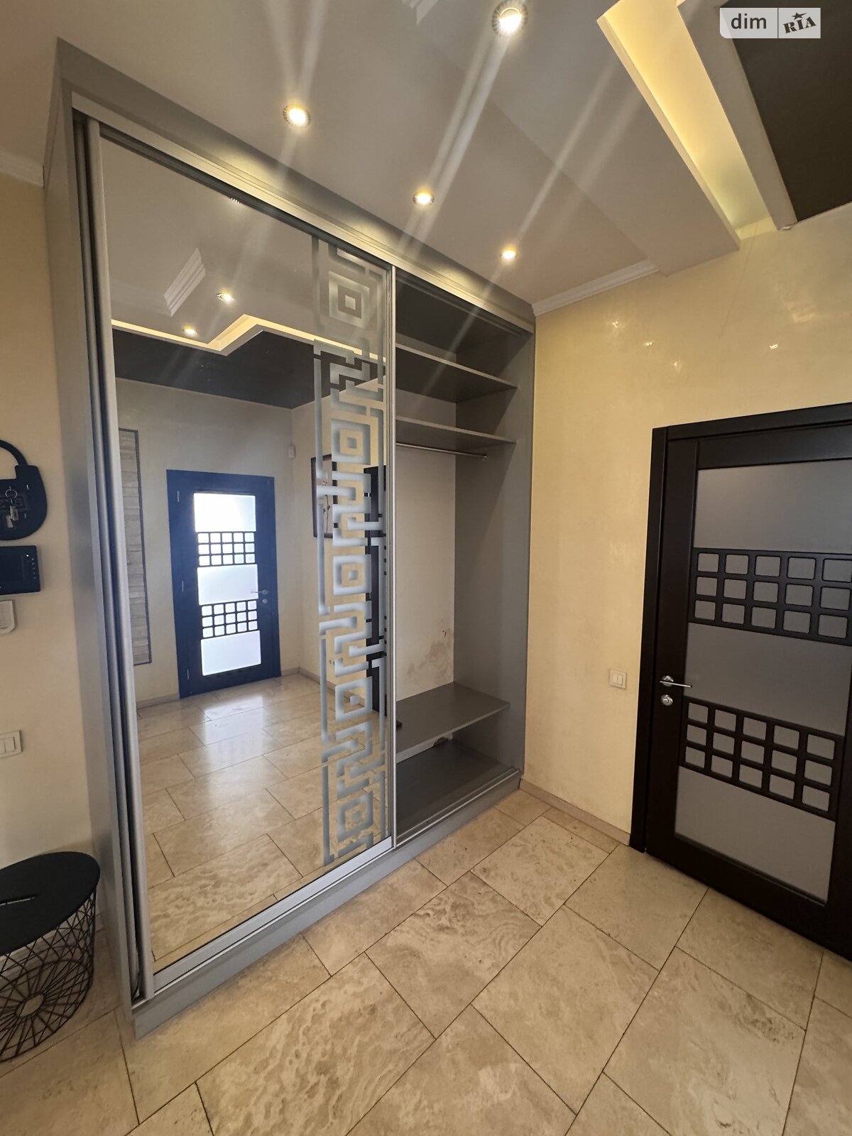 трикімнатна квартира в Одесі, район Приморський, на просп. Шевченка 33Б в довготривалу оренду помісячно фото 1 трикімнатна квартира в Одесі, район Приморський, на просп. Шевченка 33Б в довготривалу оренду помісячно фото 1