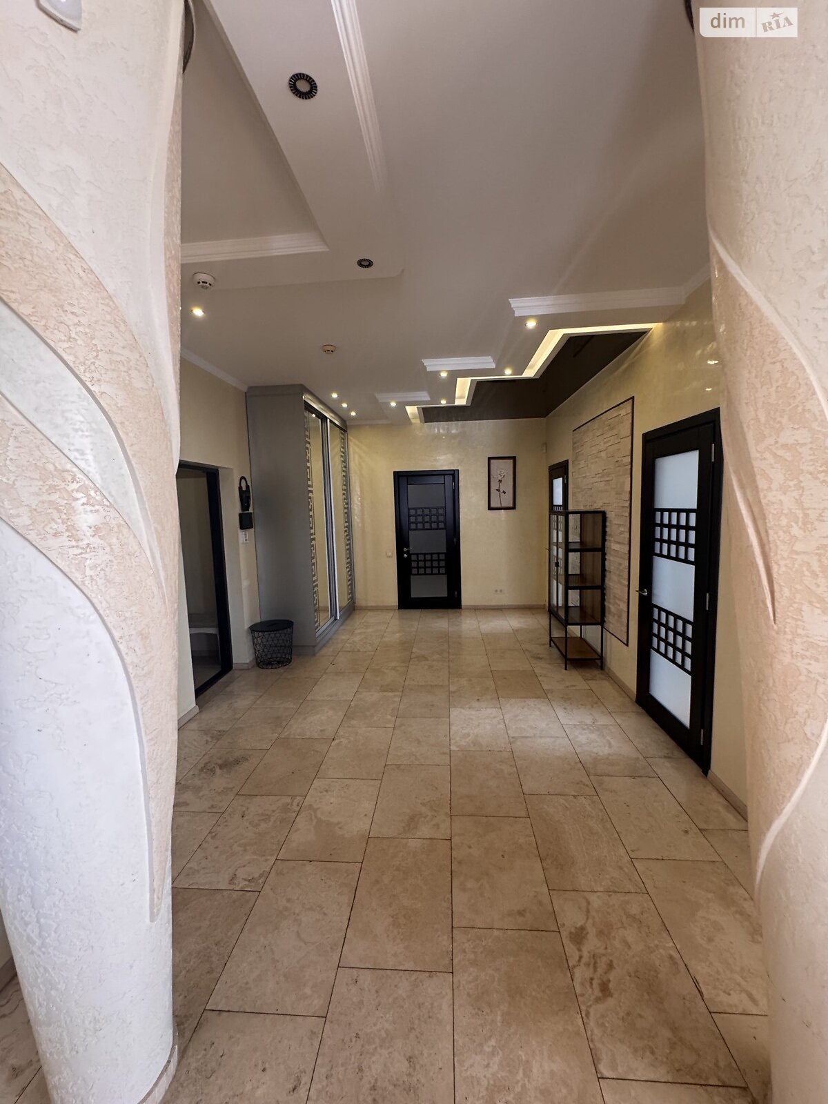 трикімнатна квартира в Одесі, район Приморський, на просп. Шевченка 33Б в довготривалу оренду помісячно фото 1 трикімнатна квартира в Одесі, район Приморський, на просп. Шевченка 33Б в довготривалу оренду помісячно фото 1