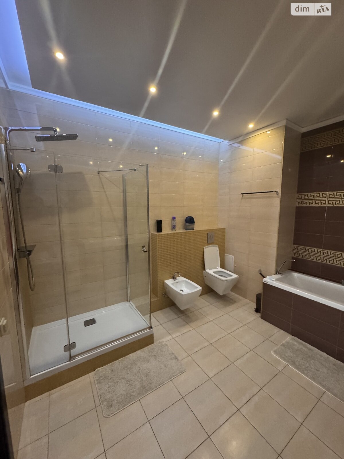 трикімнатна квартира в Одесі, район Приморський, на просп. Шевченка 33Б в довготривалу оренду помісячно фото 1 трикімнатна квартира в Одесі, район Приморський, на просп. Шевченка 33Б в довготривалу оренду помісячно фото 1