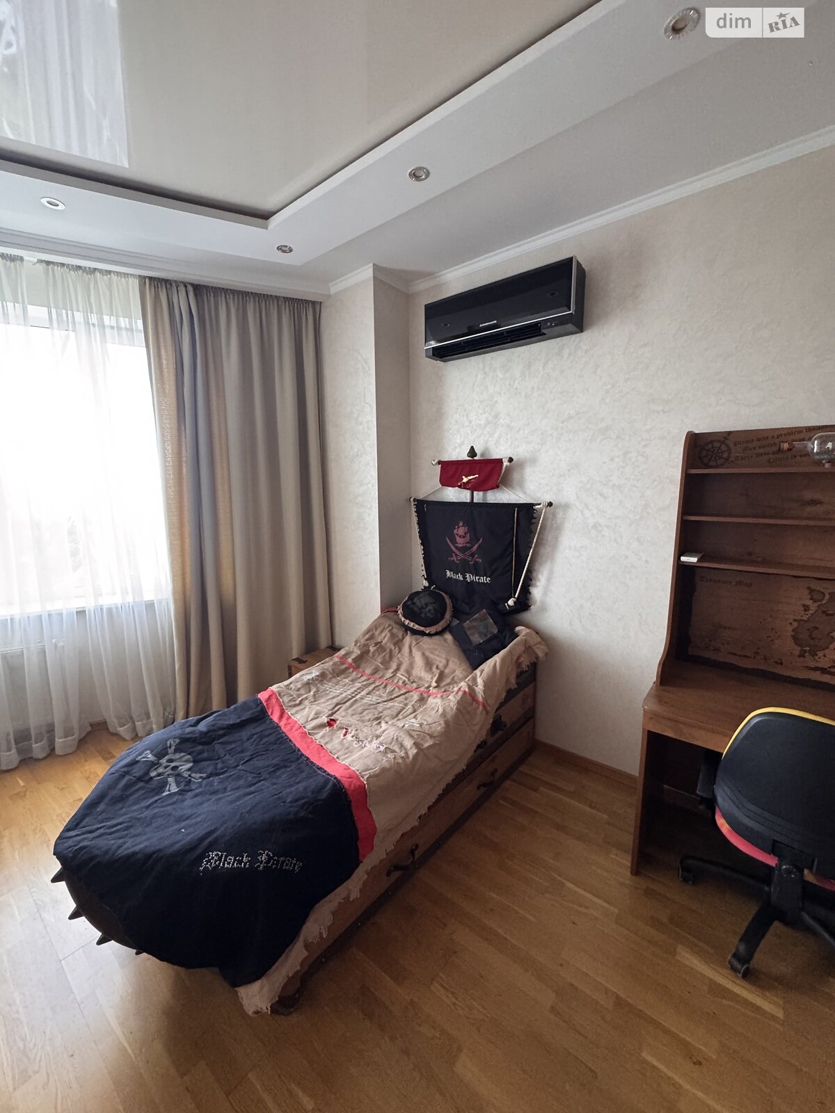 трикімнатна квартира в Одесі, район Приморський, на просп. Шевченка 33Б в довготривалу оренду помісячно фото 1 трикімнатна квартира в Одесі, район Приморський, на просп. Шевченка 33Б в довготривалу оренду помісячно фото 1