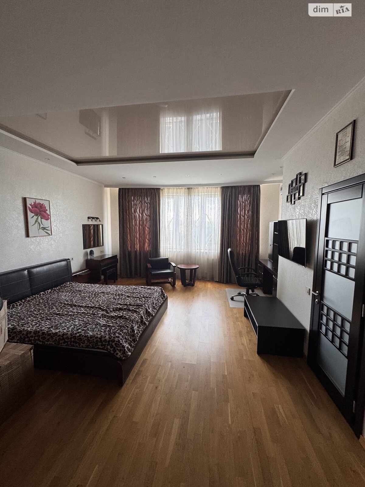 трикімнатна квартира в Одесі, район Приморський, на просп. Шевченка 33Б в довготривалу оренду помісячно фото 1 трикімнатна квартира в Одесі, район Приморський, на просп. Шевченка 33Б в довготривалу оренду помісячно фото 1