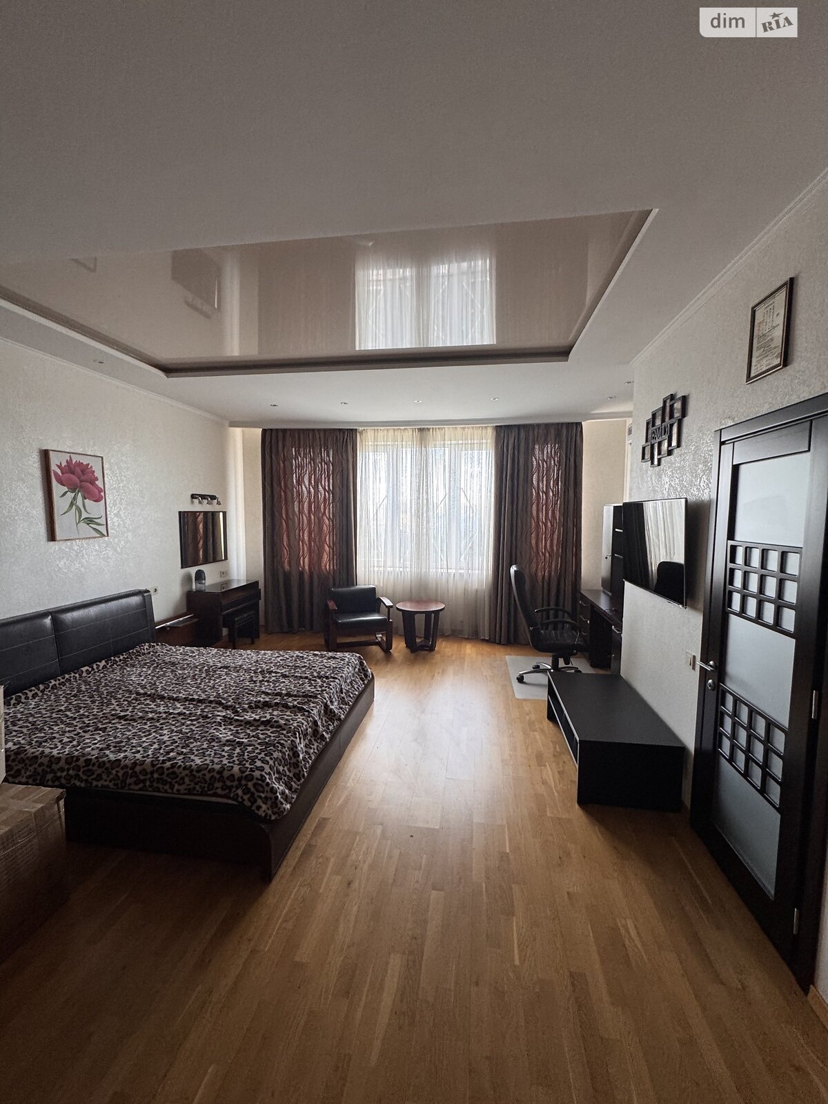 трикімнатна квартира в Одесі, район Приморський, на просп. Шевченка 33Б в довготривалу оренду помісячно фото 1 трикімнатна квартира в Одесі, район Приморський, на просп. Шевченка 33Б в довготривалу оренду помісячно фото 1