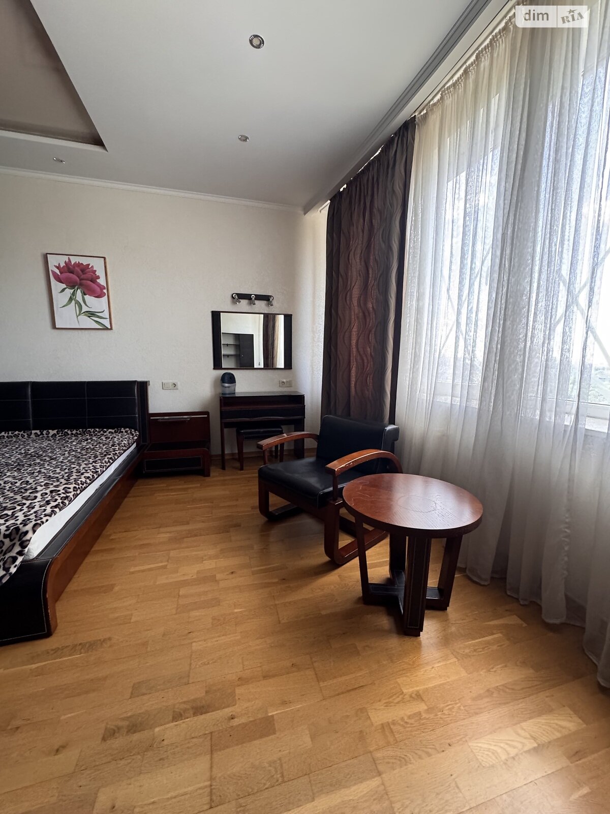 трикімнатна квартира в Одесі, район Приморський, на просп. Шевченка 33Б в довготривалу оренду помісячно фото 1 трикімнатна квартира в Одесі, район Приморський, на просп. Шевченка 33Б в довготривалу оренду помісячно фото 1