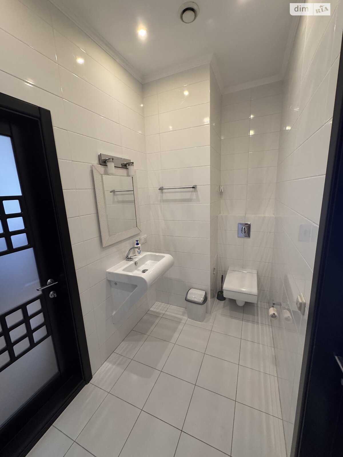 трикімнатна квартира в Одесі, район Приморський, на просп. Шевченка 33Б в довготривалу оренду помісячно фото 1 трикімнатна квартира в Одесі, район Приморський, на просп. Шевченка 33Б в довготривалу оренду помісячно фото 1