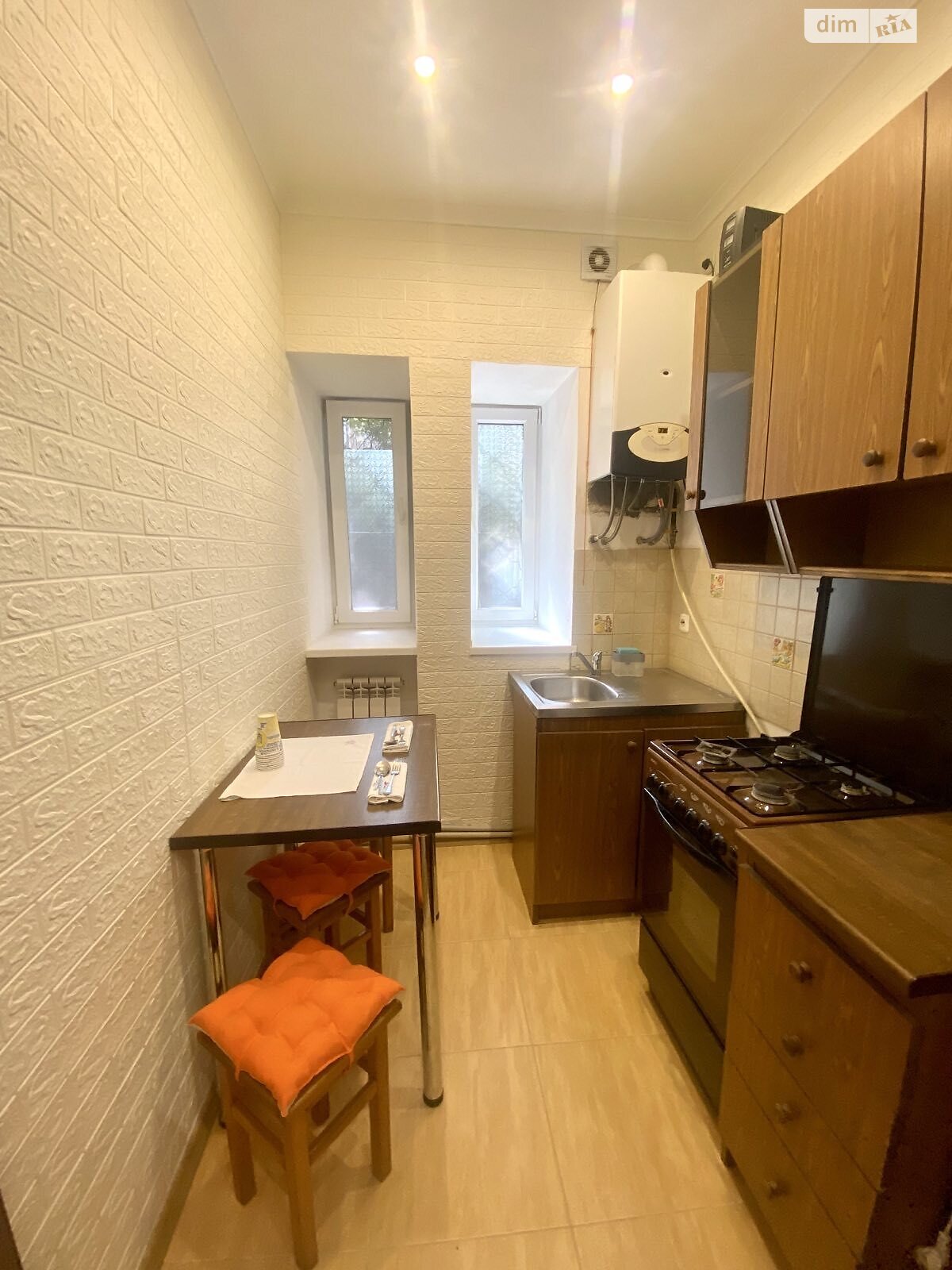 однокімнатна квартира в Одесі, район Приморський, на пл. Соборна в довготривалу оренду помісячно фото 1