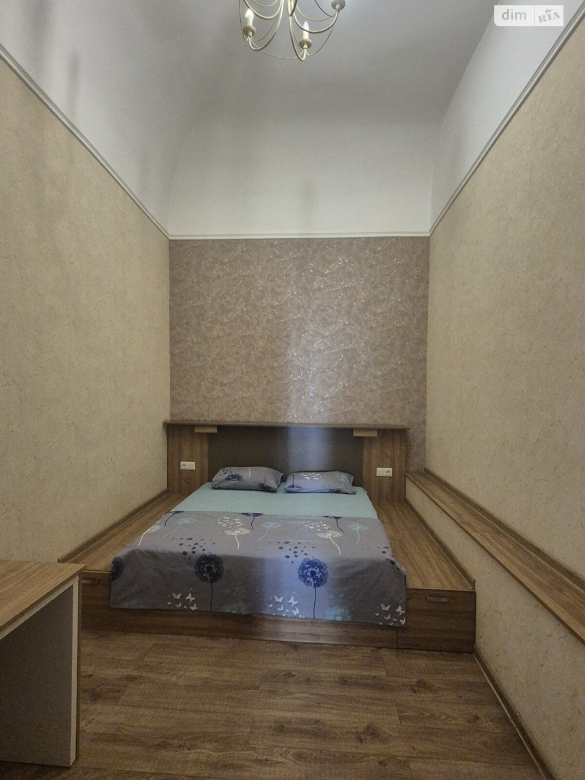 однокімнатна квартира в Одесі, район Приморський, на пл. Соборна 4, кв. 10 в довготривалу оренду помісячно фото 1 однокімнатна квартира в Одесі, район Приморський, на пл. Соборна 4, кв. 10 в довготривалу оренду помісячно фото 1