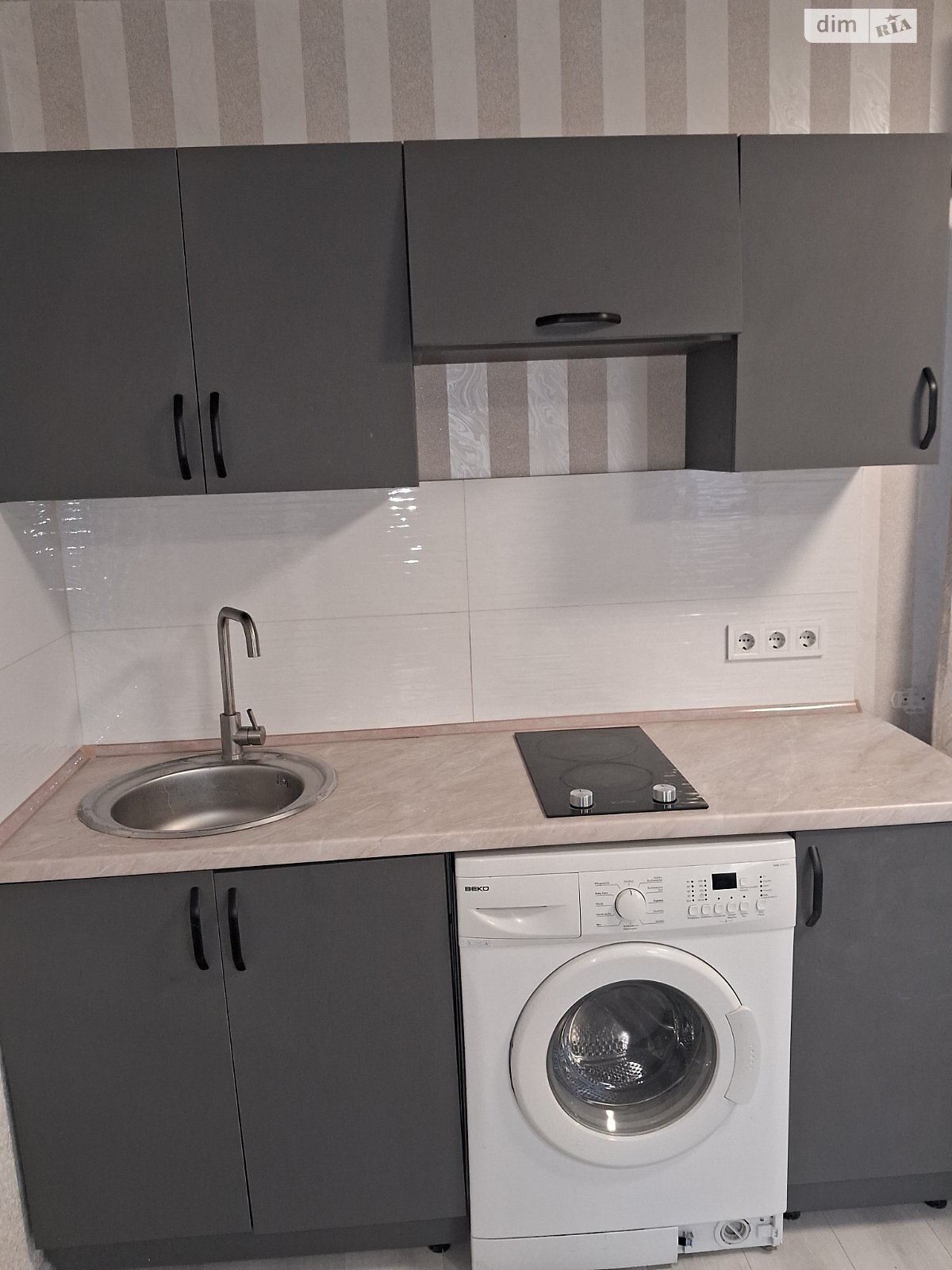 однокімнатна квартира в Одесі, район Приморський, на вул. Софіївська 10 в довготривалу оренду помісячно фото 1