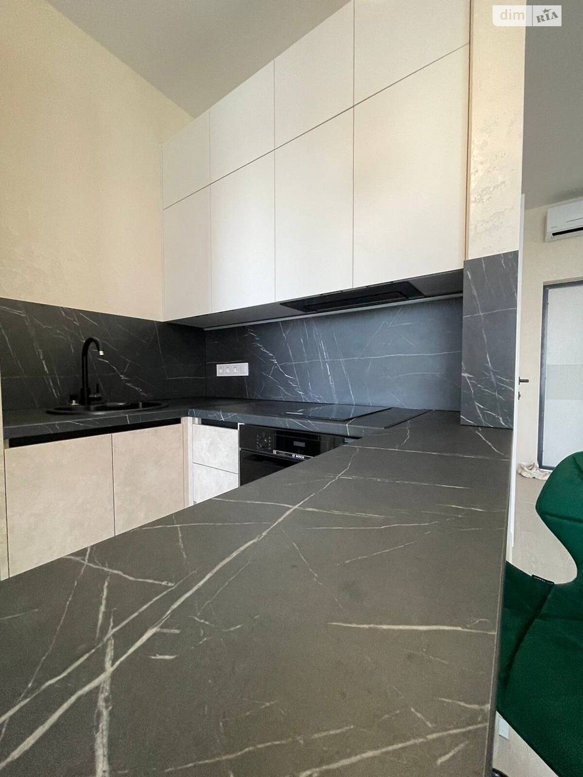 однокомнатная квартира в Одессе, район Приморский, на ул. Софиевская 1А в аренду на долгий срок помесячно фото 1 однокомнатная квартира в Одессе, район Приморский, на ул. Софиевская 1А в аренду на долгий срок помесячно фото 1