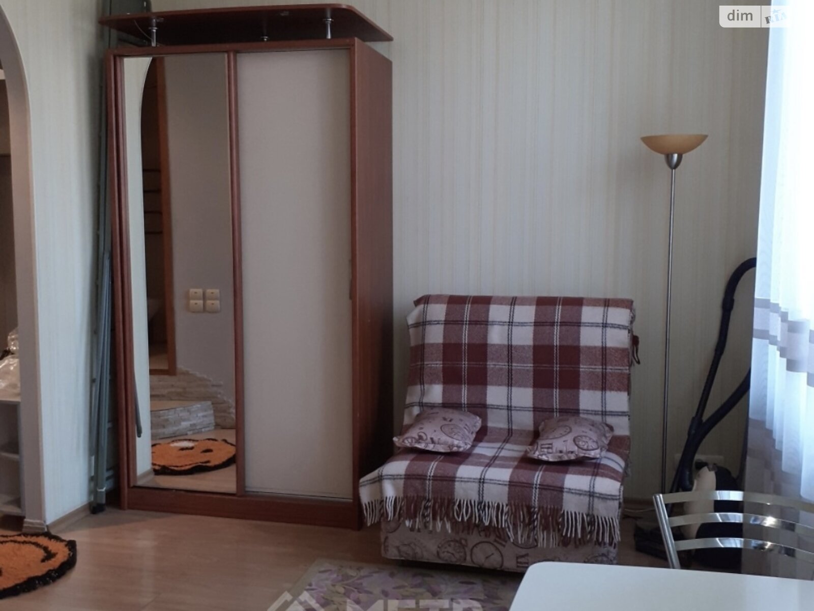 однокімнатна квартира в Одесі, район Приморський, на пл. Старосінна 2 в довготривалу оренду помісячно фото 1 однокімнатна квартира в Одесі, район Приморський, на пл. Старосінна 2 в довготривалу оренду помісячно фото 1