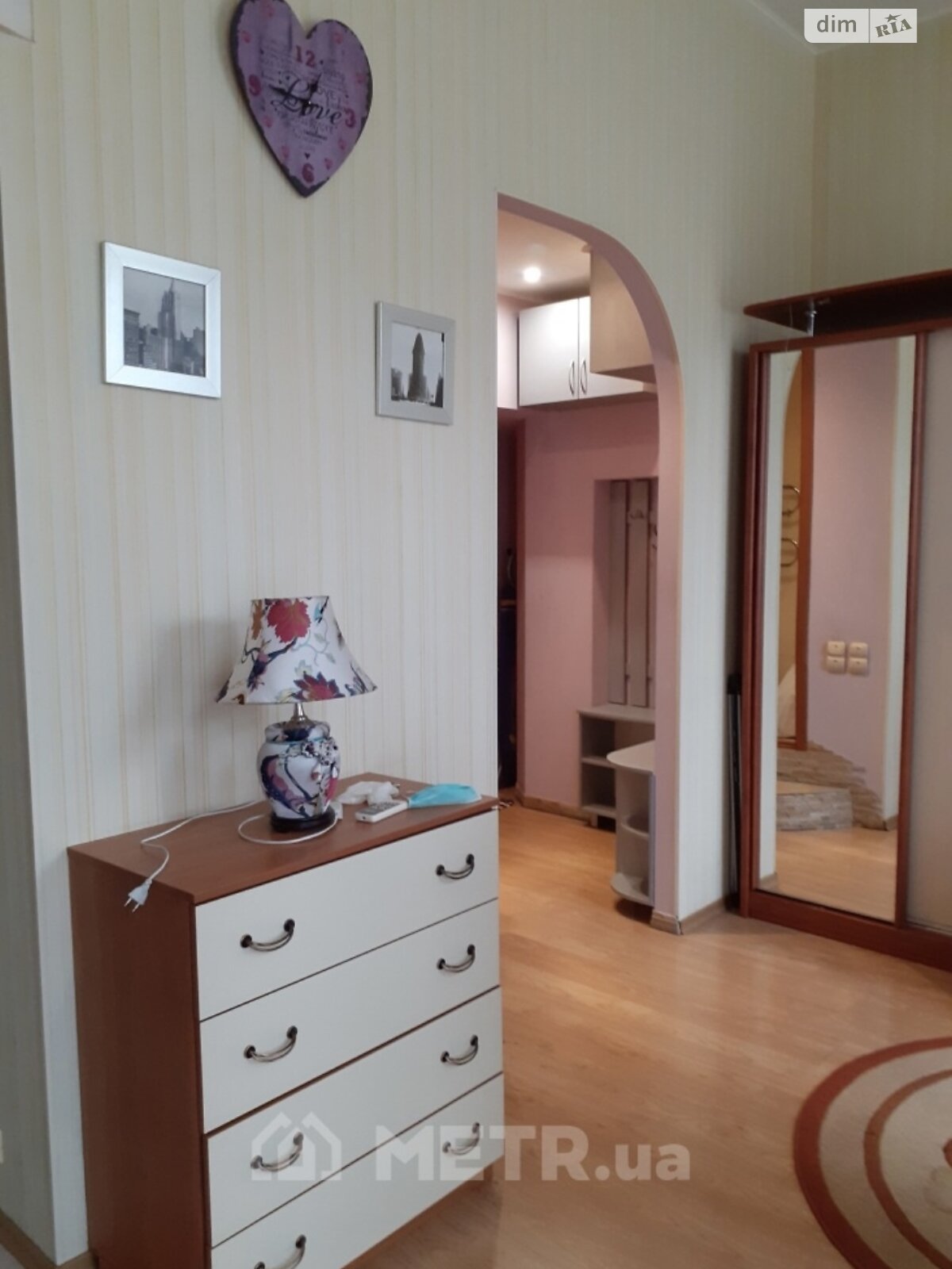 однокімнатна квартира в Одесі, район Приморський, на пл. Старосінна 2 в довготривалу оренду помісячно фото 1 однокімнатна квартира в Одесі, район Приморський, на пл. Старосінна 2 в довготривалу оренду помісячно фото 1