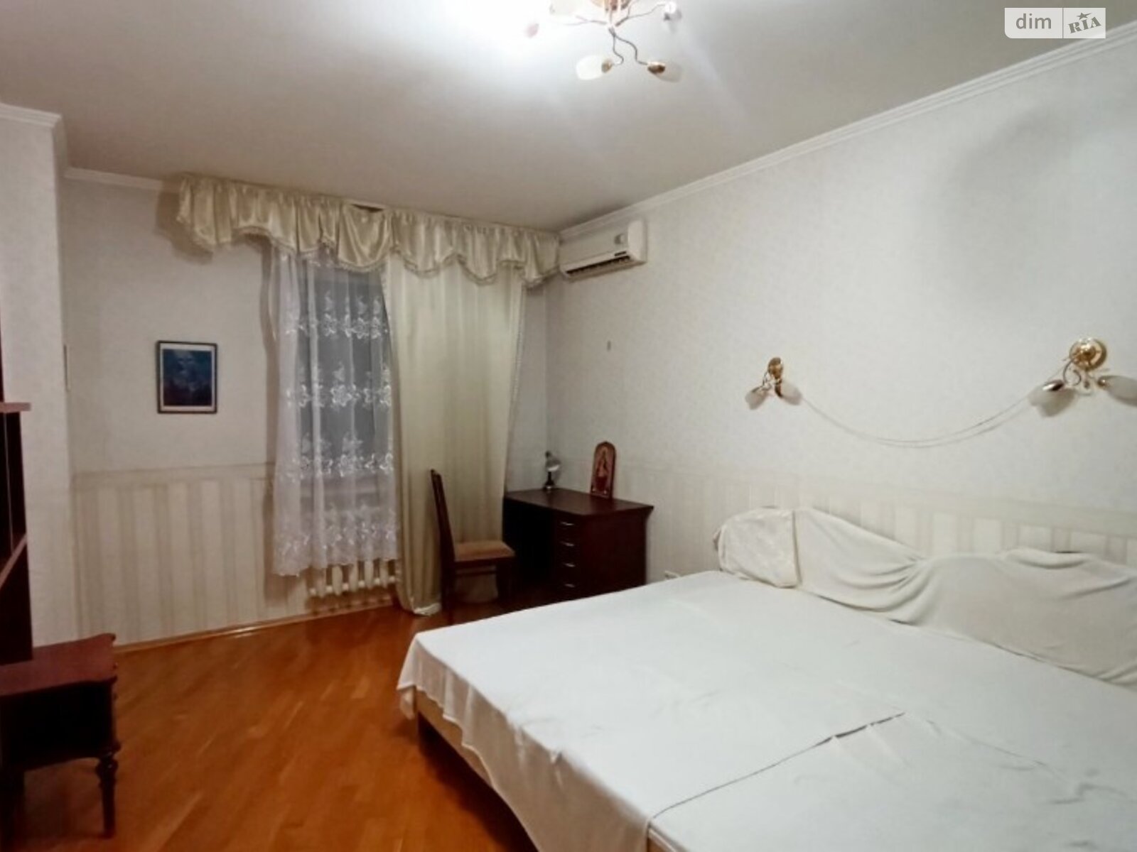 двухкомнатная квартира с мебелью в Одессе, район Приморский, на пер. Светлый в аренду на долгий срок помесячно фото 1