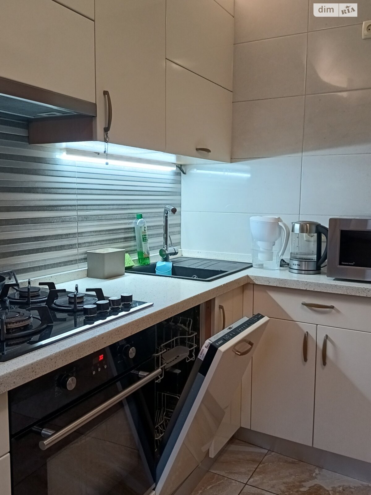 двокімнатна квартира в Одесі, район Приморський, на пров. Світлий 8 в довготривалу оренду помісячно фото 1