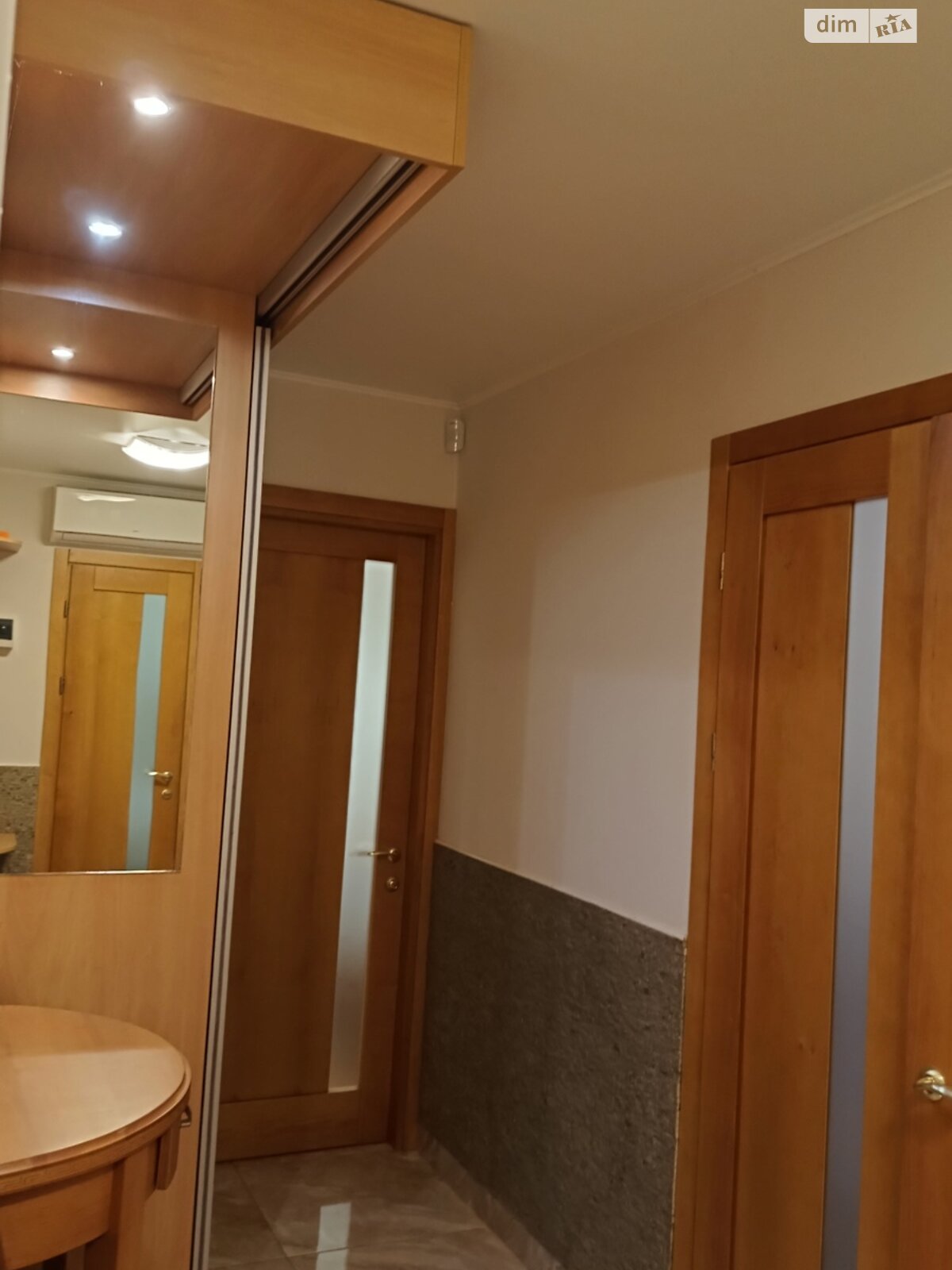 двокімнатна квартира в Одесі, район Приморський, на пров. Світлий 8 в довготривалу оренду помісячно фото 1