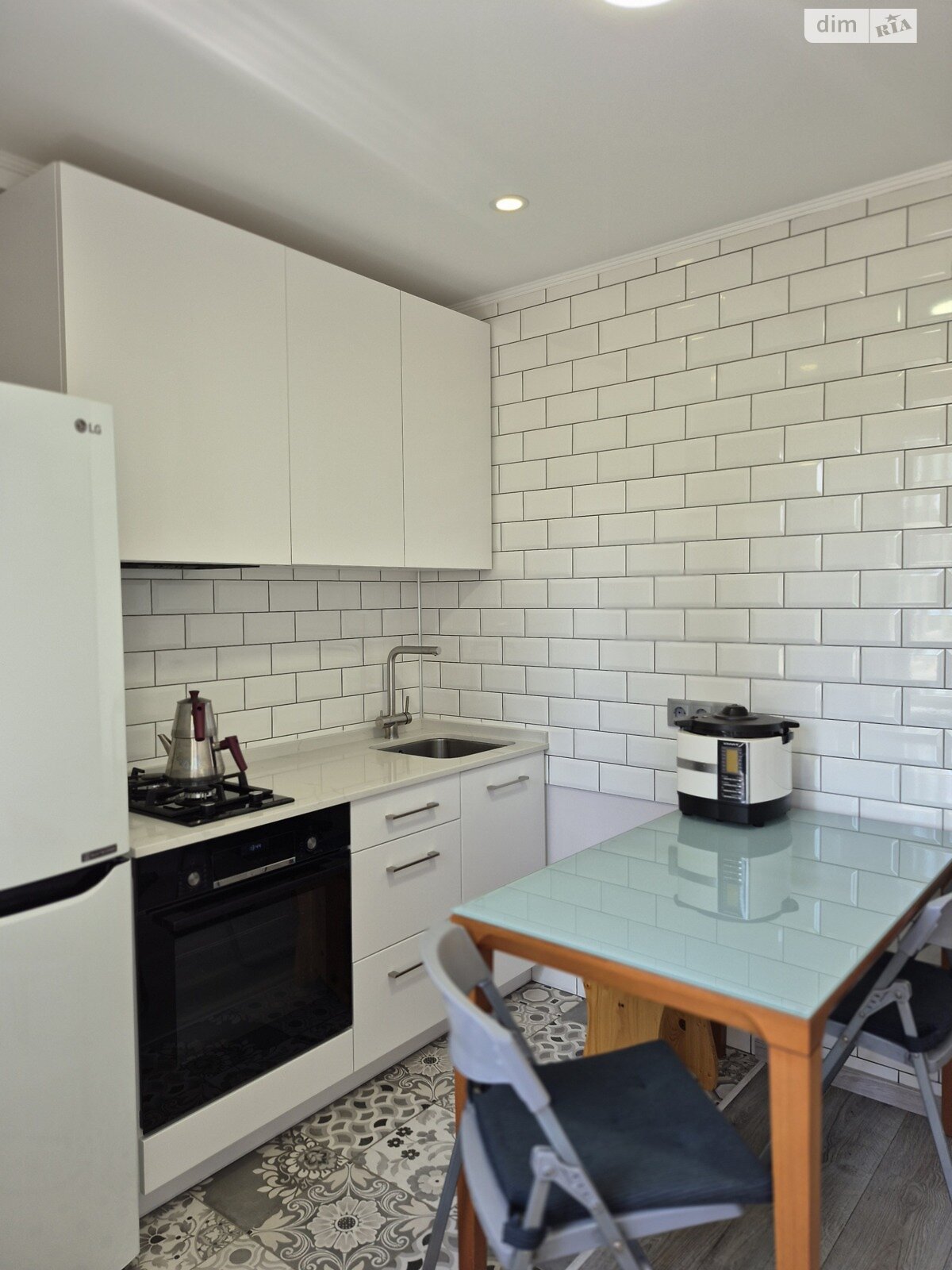 однокомнатная квартира в Одессе, район Приморский, на ул. Транспортная 8 в аренду на долгий срок помесячно фото 1 однокомнатная квартира в Одессе, район Приморский, на ул. Транспортная 8 в аренду на долгий срок помесячно фото 1